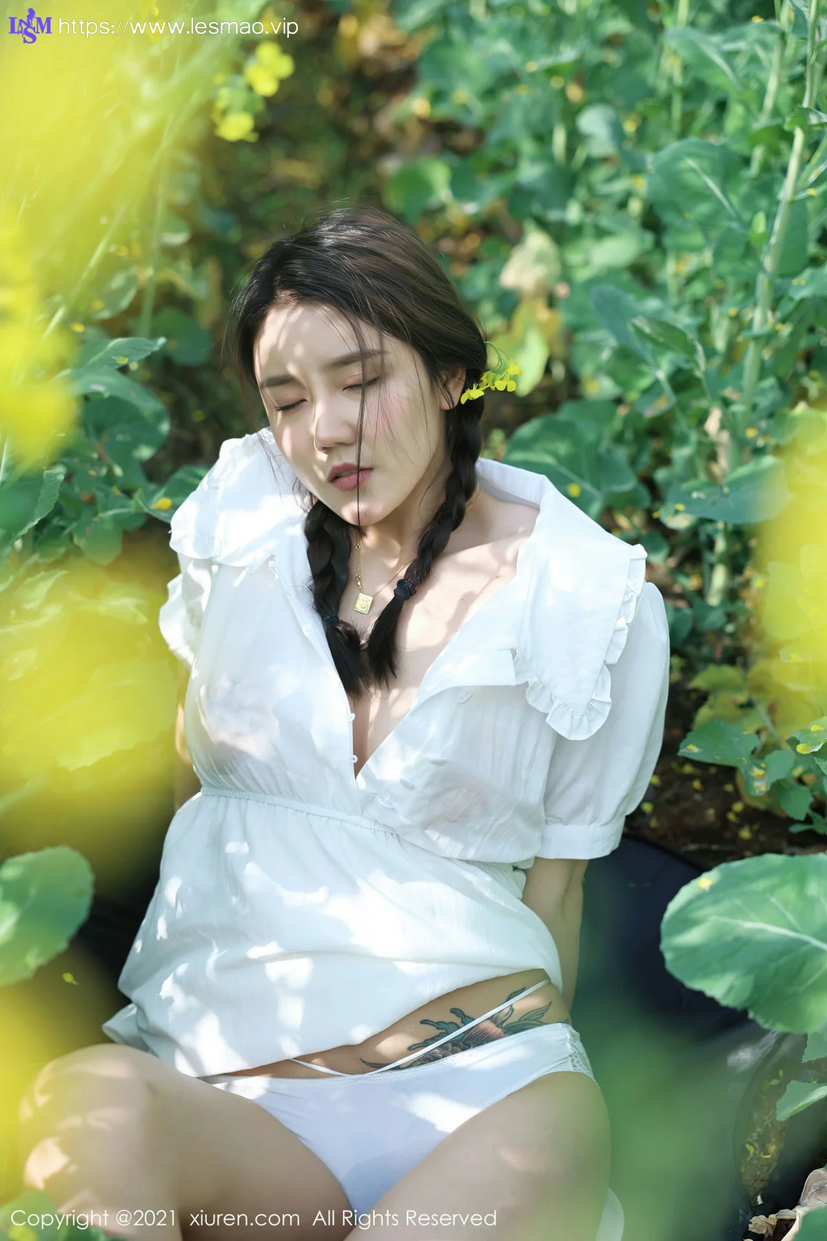 XiuRen 秀人 No.3276   户外花丛外拍系列 夏西CiCi - 29