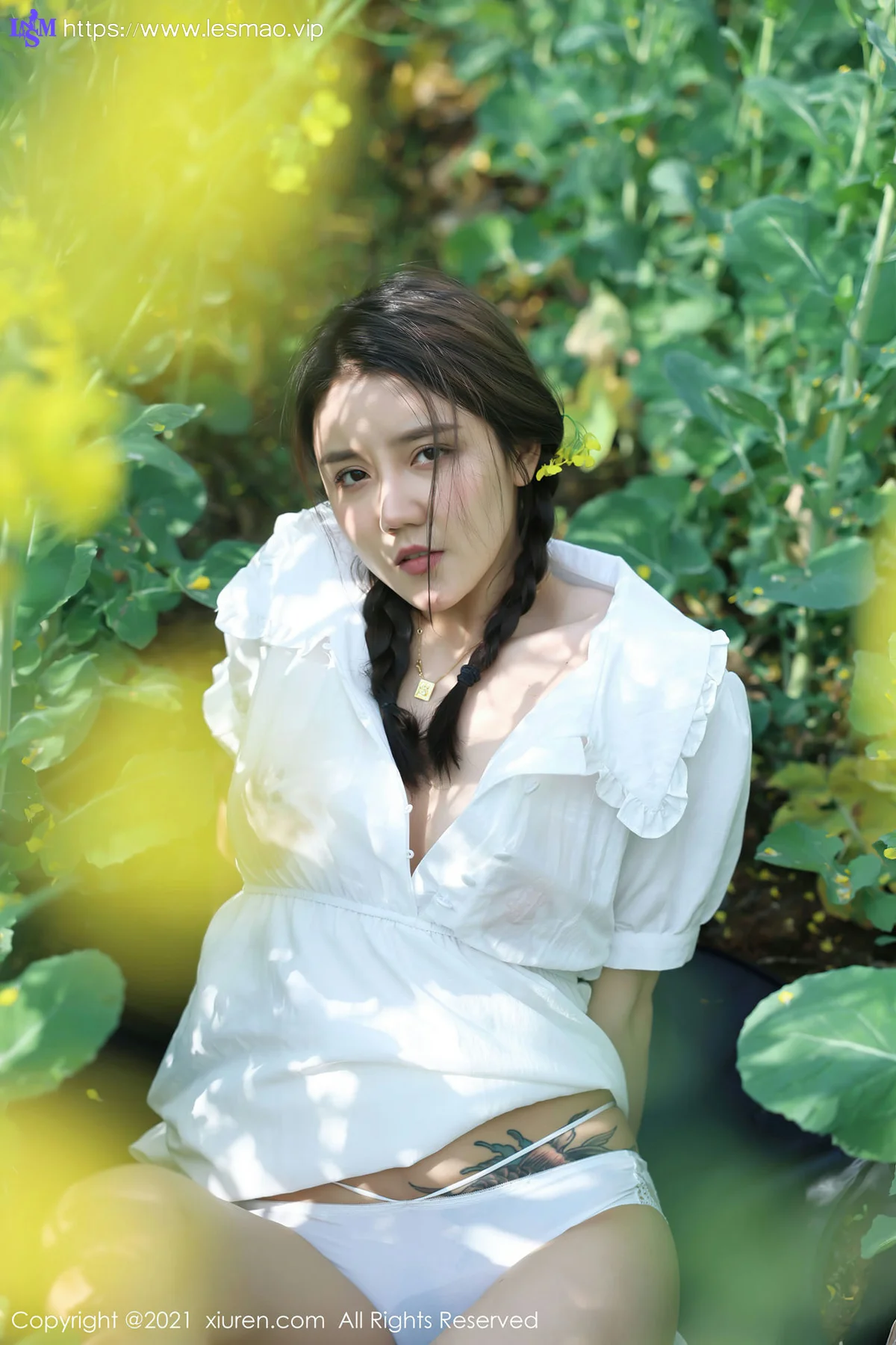 XiuRen 秀人 No.3276   户外花丛外拍系列 夏西CiCi - 30