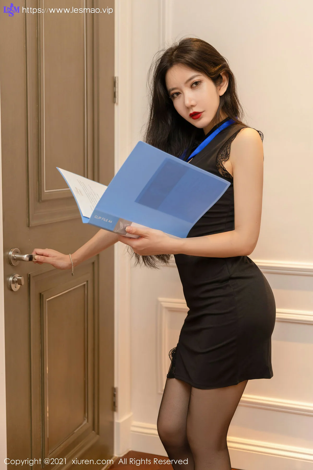 XiuRen 秀人 No.3294  公司得力秘书剧情 心妍小公主 主题写真 - 18