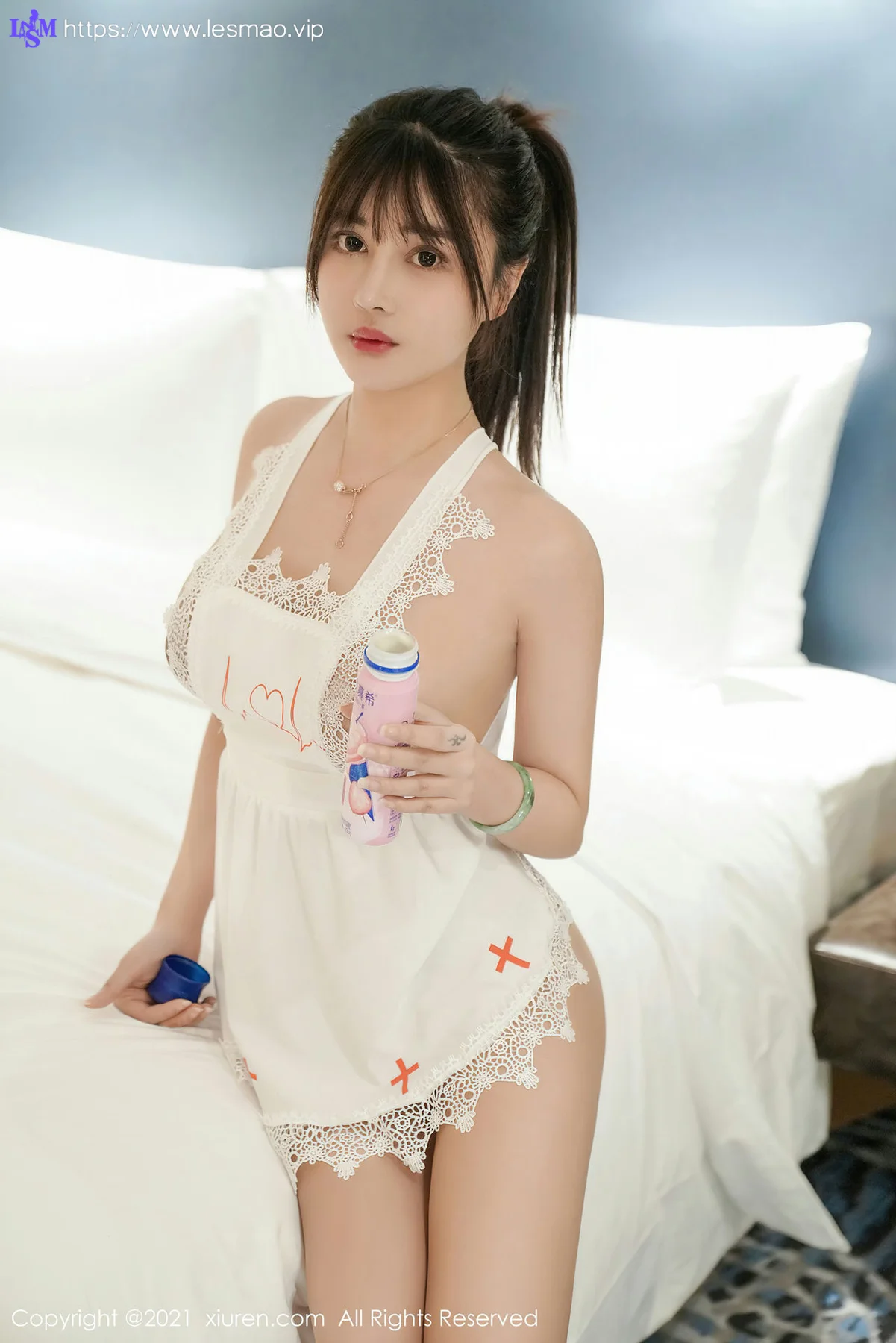 XiuRen 秀人 No.3302  白色的情趣内衣 萌奈子 主题系列 - 17