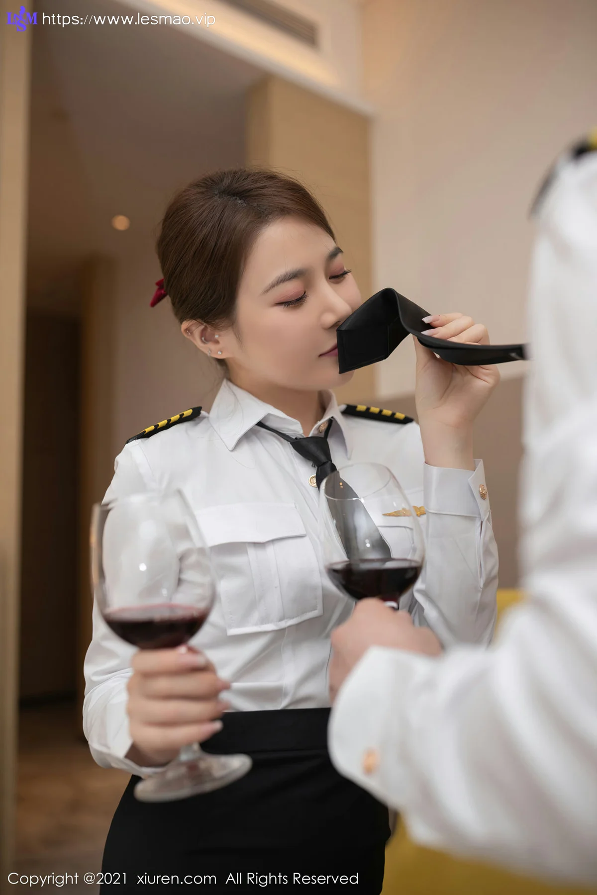 XiuRen 秀人 No.3312  女机长考核  鱼子酱Fish 成都旅拍写真 - 16