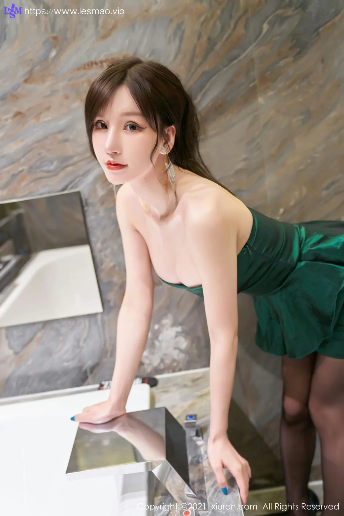 XiuRen 秀人 No.3321  浴室内艳丽动人 周于希Sandy 性感写真 - 19