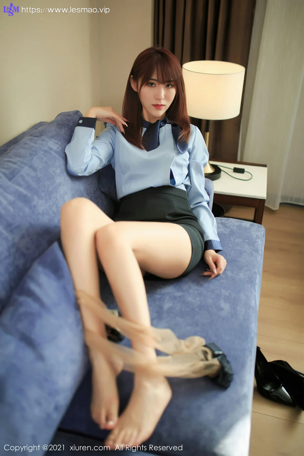 XiuRen 秀人 No.3331 极致丝袜美腿 周慕汐baby 修长动人性感写真 - 35