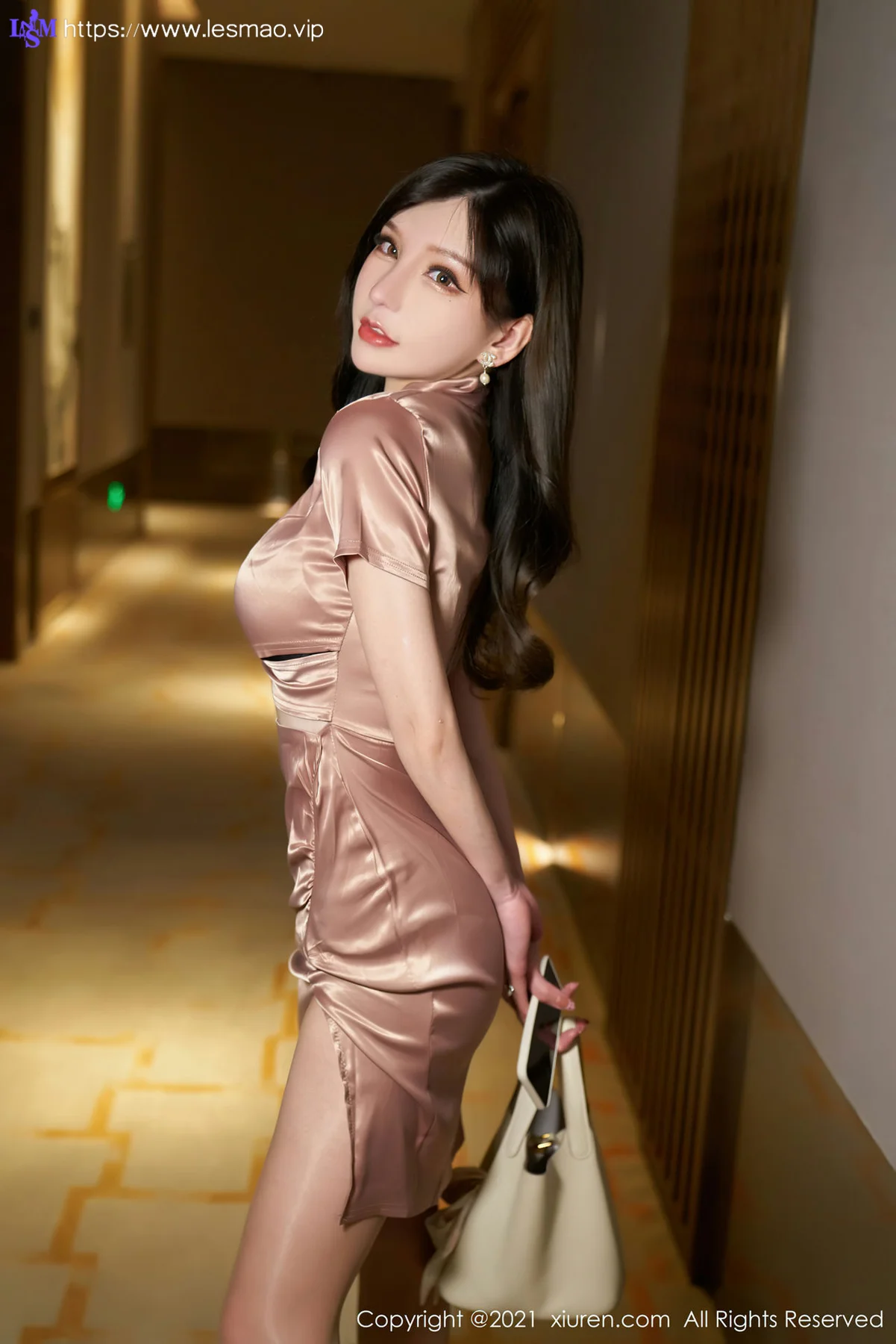 XiuRen 秀人 No.3338  超低胸礼裙 周于希Sandy 性感写真 - 13