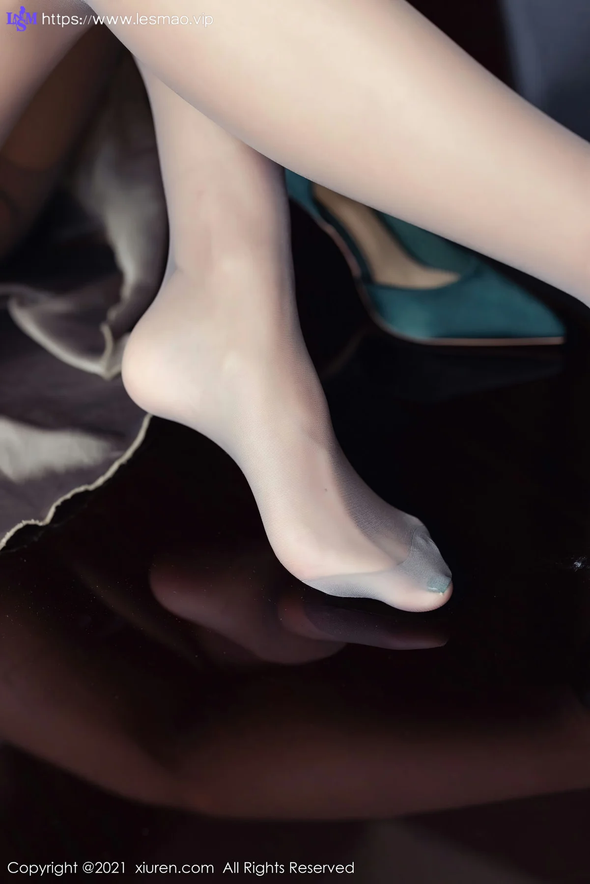 XiuRen 秀人 No.3343  薄而透长裙 蓝夏Akasha 勾勒性感写真 - 15