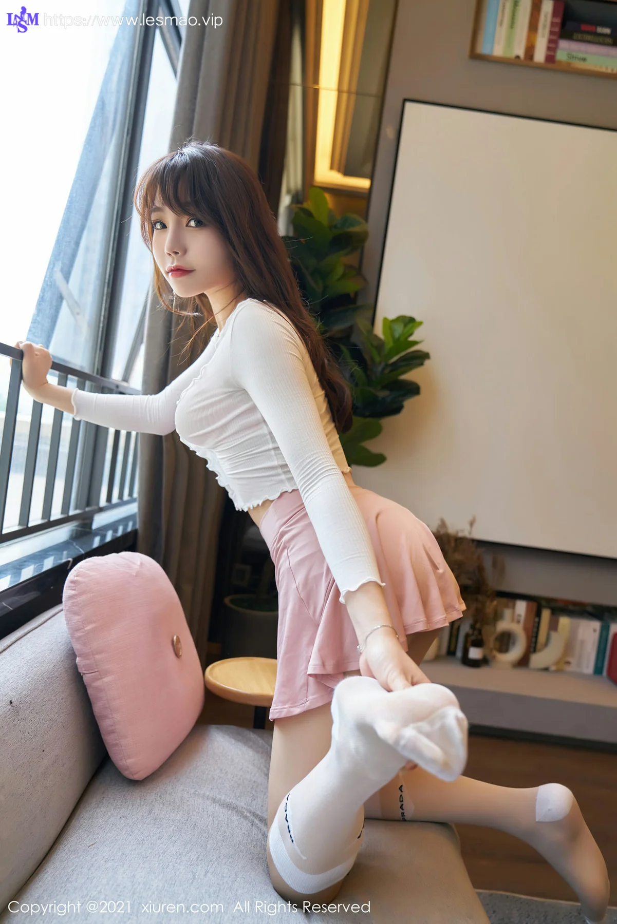 XiuRen 秀人 No.3344  粉色内衣与短裙 芝芝Booty  性感写真 - 13