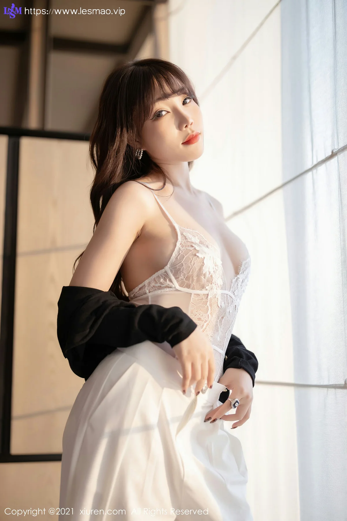 XiuRen 秀人 No.3367  芝芝Booty 精致镂空吊带写真 - 12