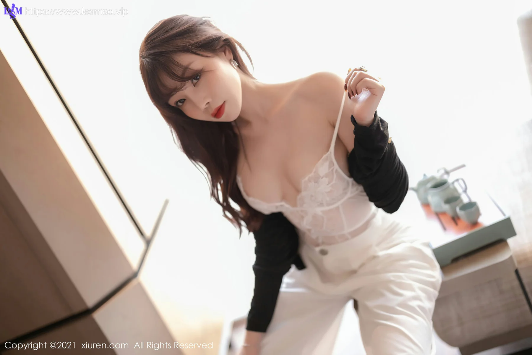XiuRen 秀人 No.3367  芝芝Booty 精致镂空吊带写真 - 16
