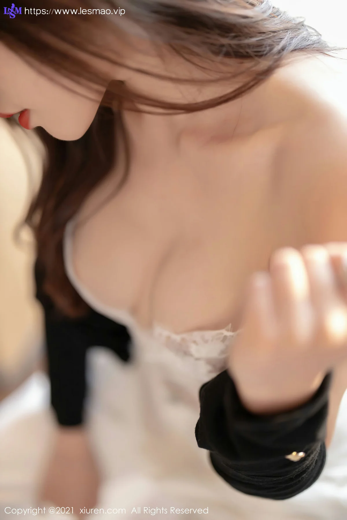 XiuRen 秀人 No.3367  芝芝Booty 精致镂空吊带写真 - 18