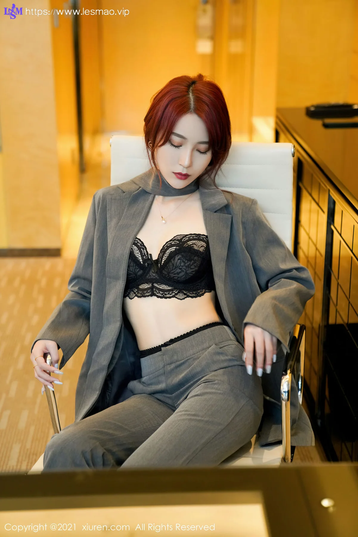 XiuRen 秀人 No.3368  经典职场职业OL 周慕汐baby 制服性感写真 - 17