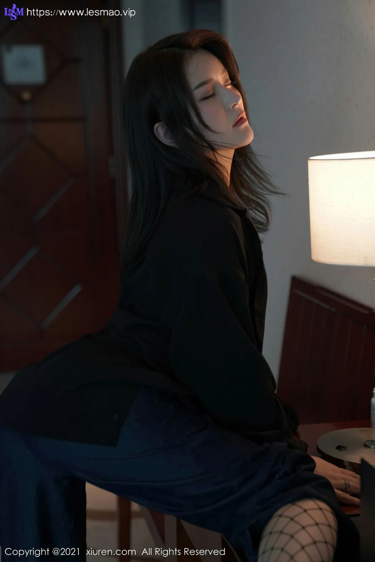 XiuRen 秀人 No.3376  束腰服饰与魅惑网袜 璀灿 性感写真 - 16