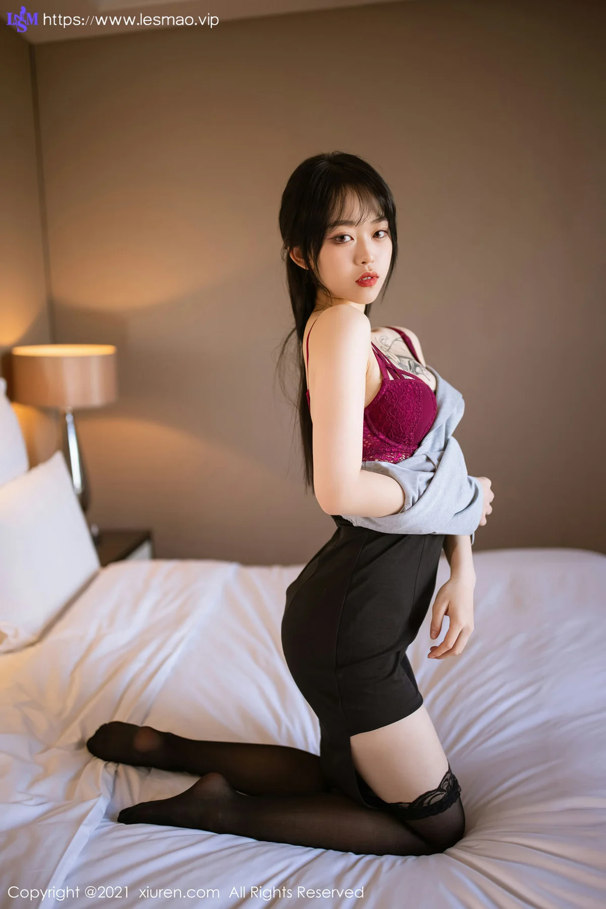 XiuRen 秀人 No.3395 蕾丝黑丝美腿 奶瓶子 性感写真 - 21