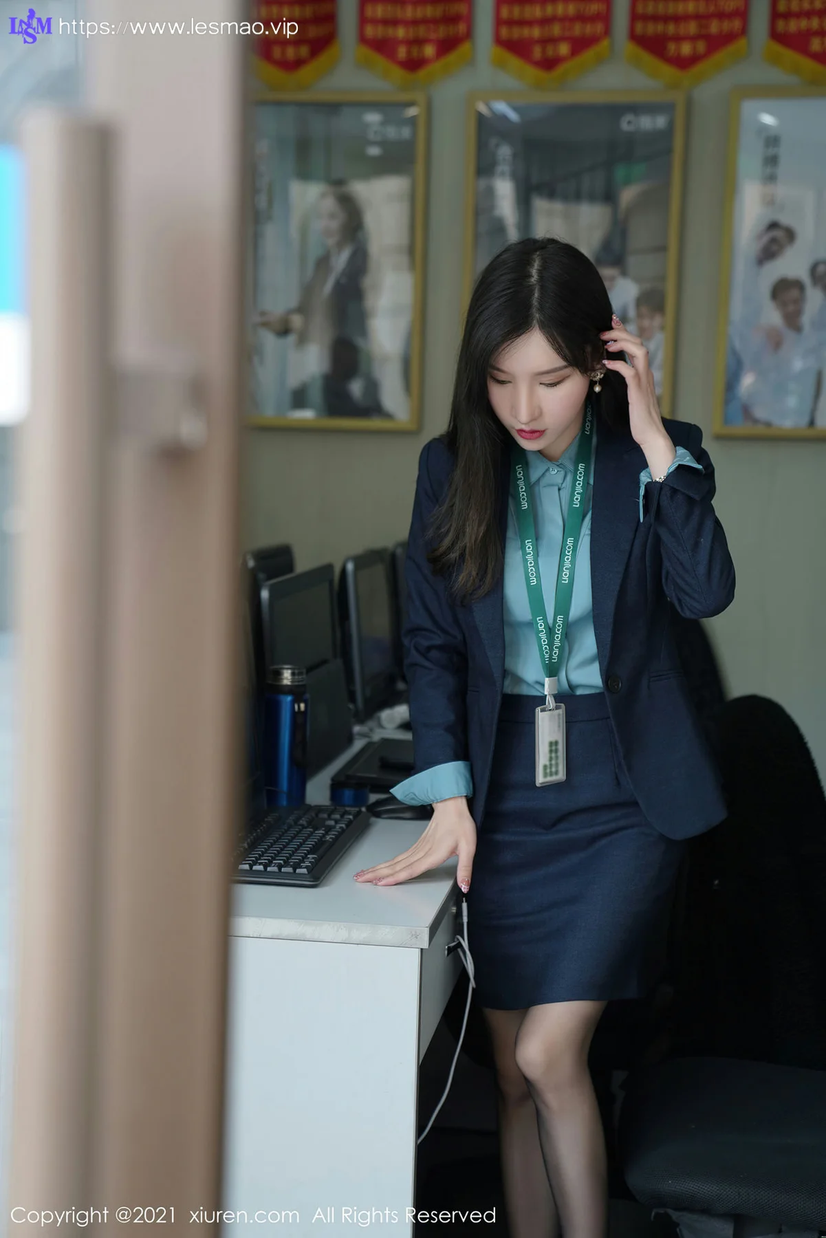 XiuRen 秀人 No.3415  办公ol制服 周于希 性感黑丝 - 14
