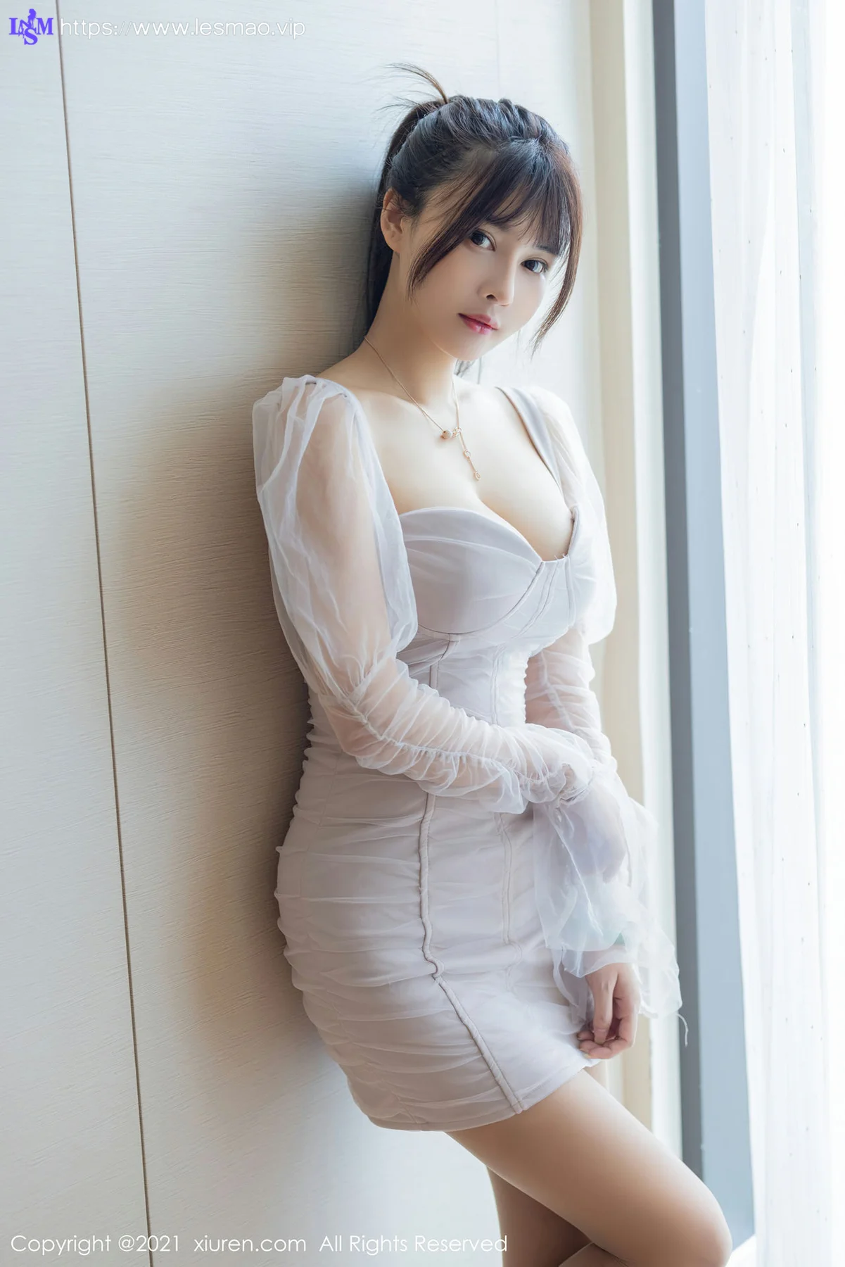 XiuRen 秀人 No.3418  V抹胸礼裙 萌奈子 性感写真 - 15
