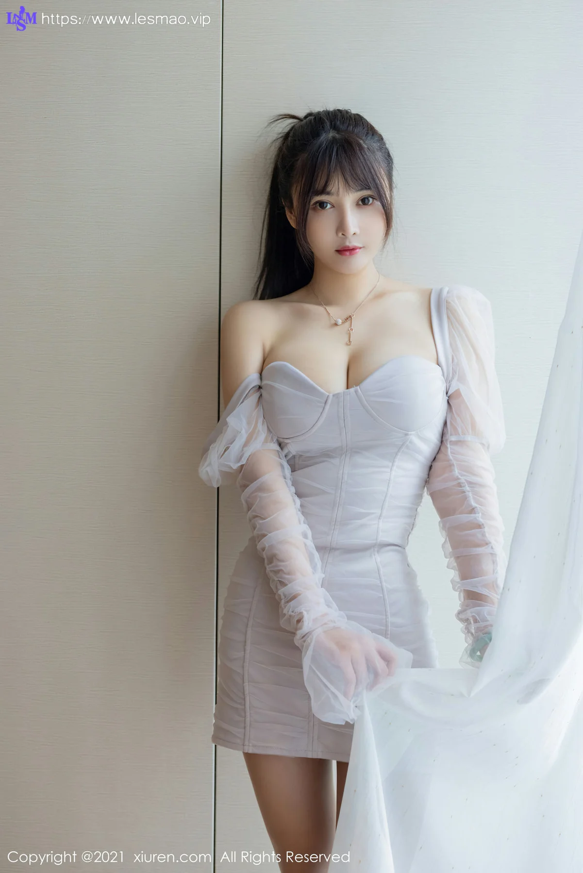 XiuRen 秀人 No.3418  V抹胸礼裙 萌奈子 性感写真 - 17