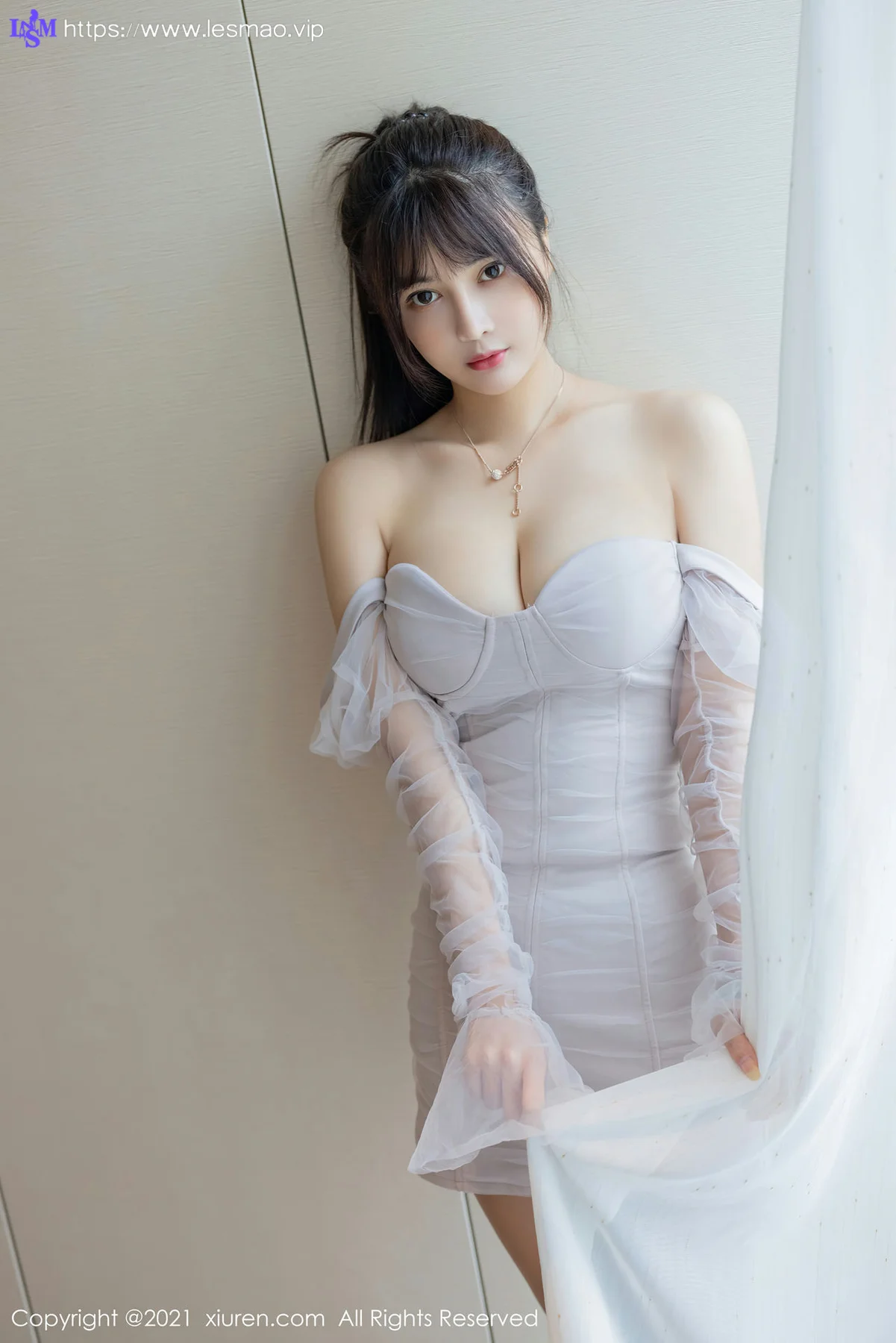 XiuRen 秀人 No.3418  V抹胸礼裙 萌奈子 性感写真 - 18