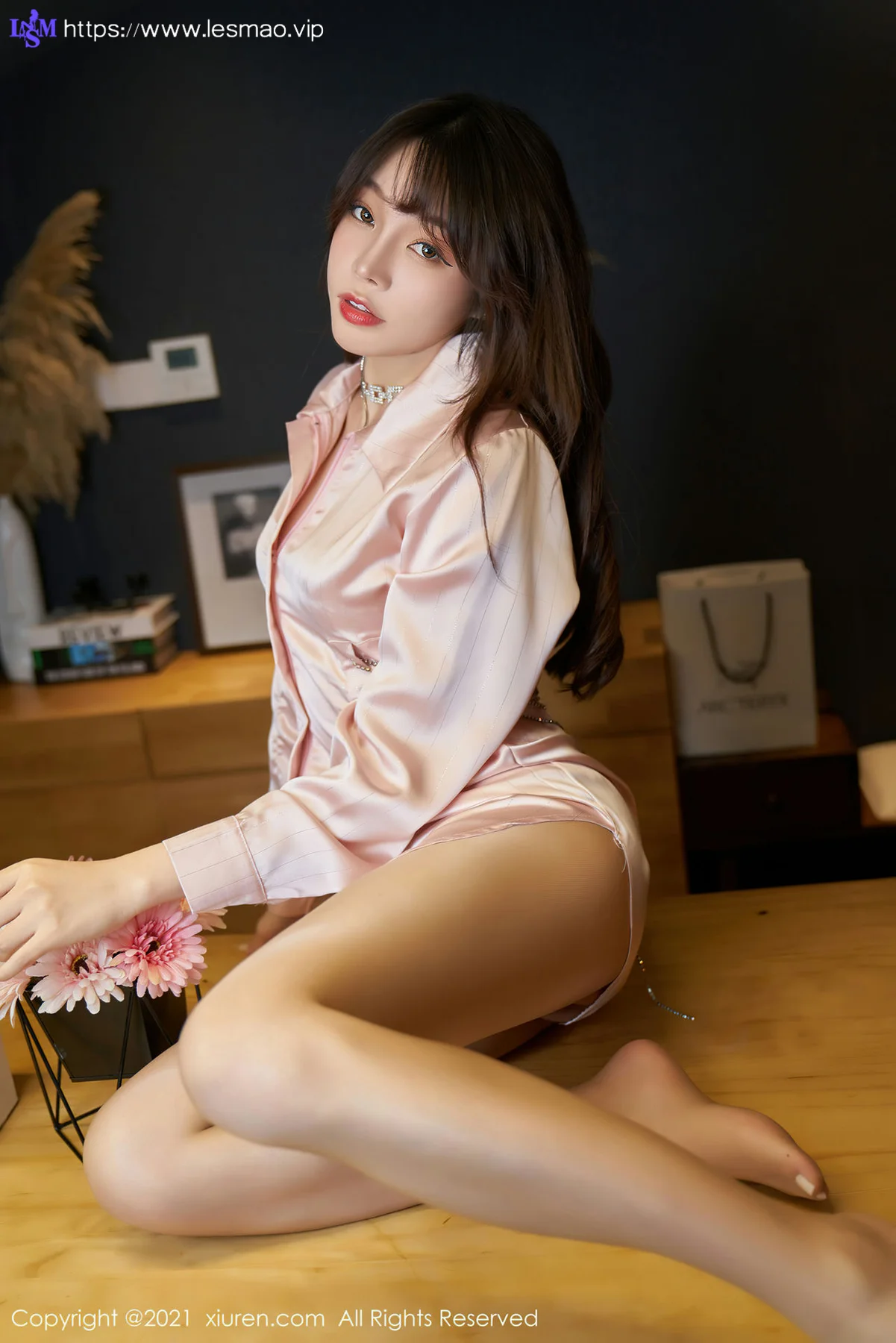 XiuRen 秀人 No.3466  粉色服饰与魅惑丝袜 芝芝Booty 性感写真 - 38