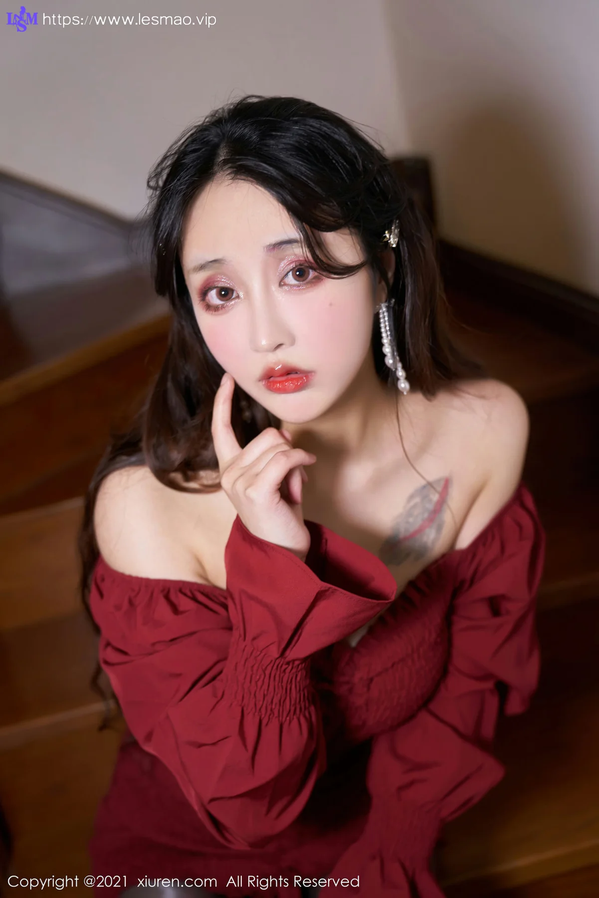 XiuRen 秀人 No.3476  深V抹胸短裙 林子欣Freya 心愿旅拍写真 - 38