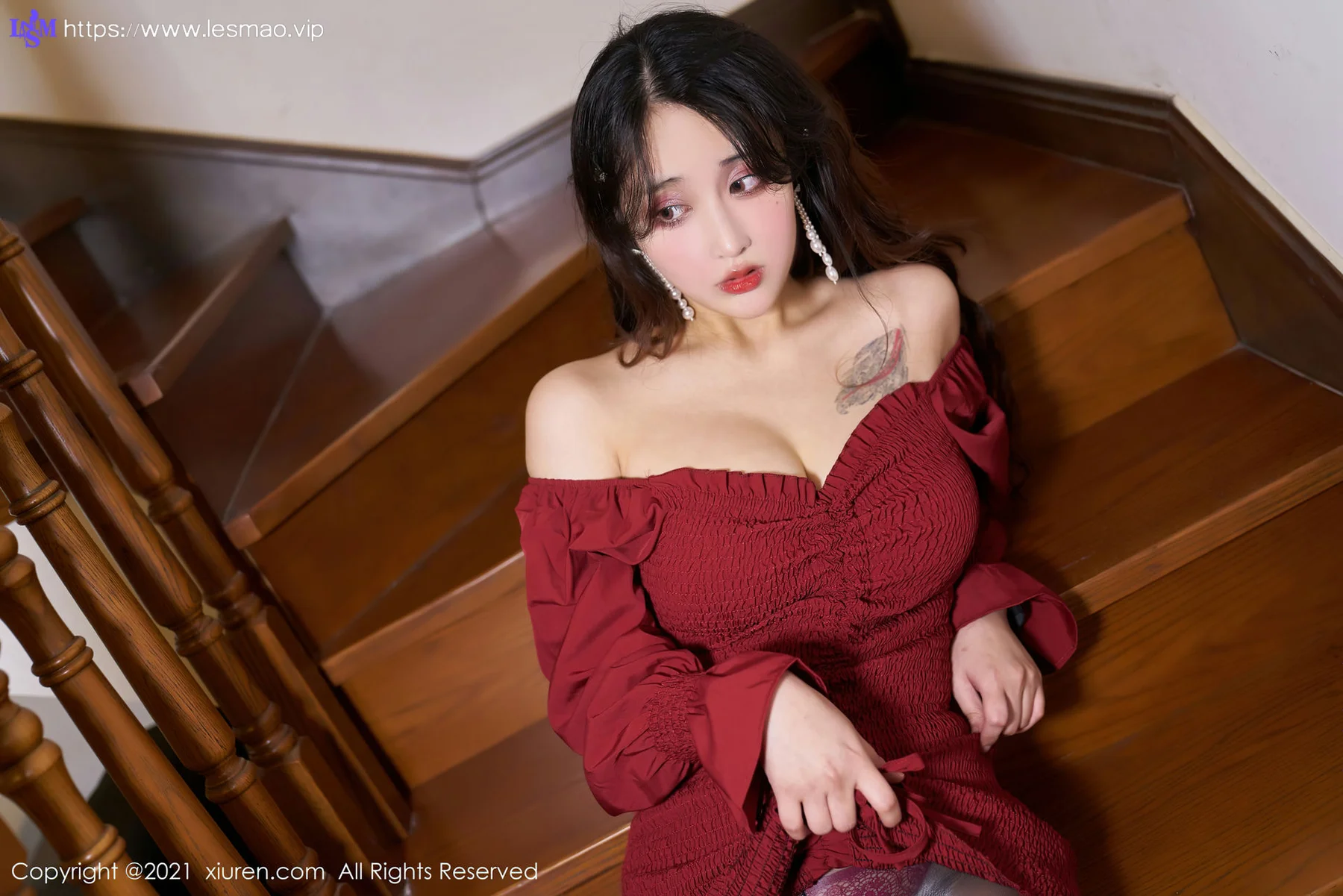 XiuRen 秀人 No.3476  深V抹胸短裙 林子欣Freya 心愿旅拍写真 - 40