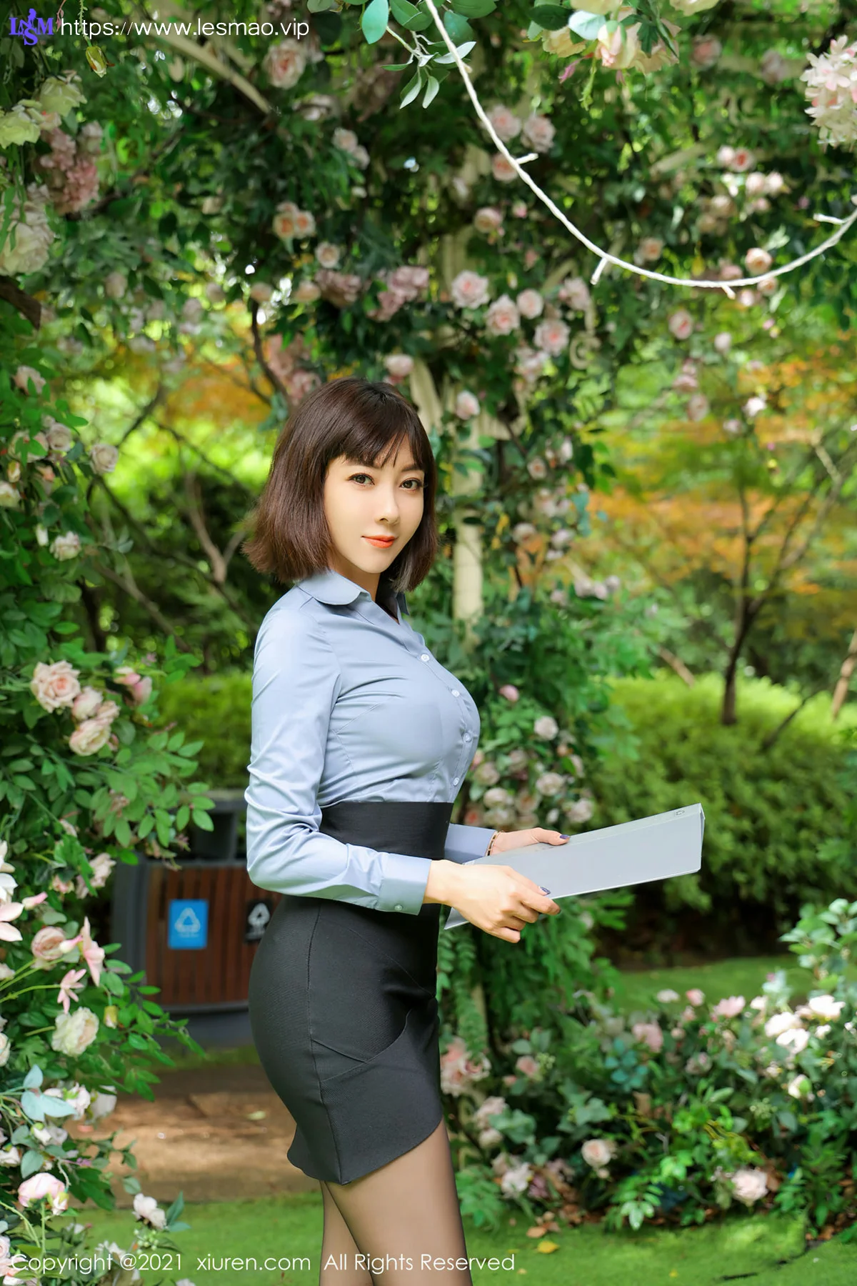 XiuRen 秀人 No.3495  性感御姐 果儿Victoria 北京旅拍 - 16