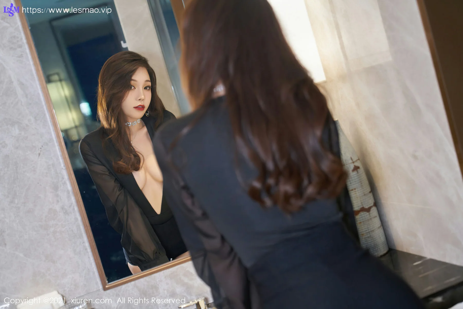 XiuRen 秀人 No.3524  连体深V服饰 芝芝Booty 性感写真 - 16
