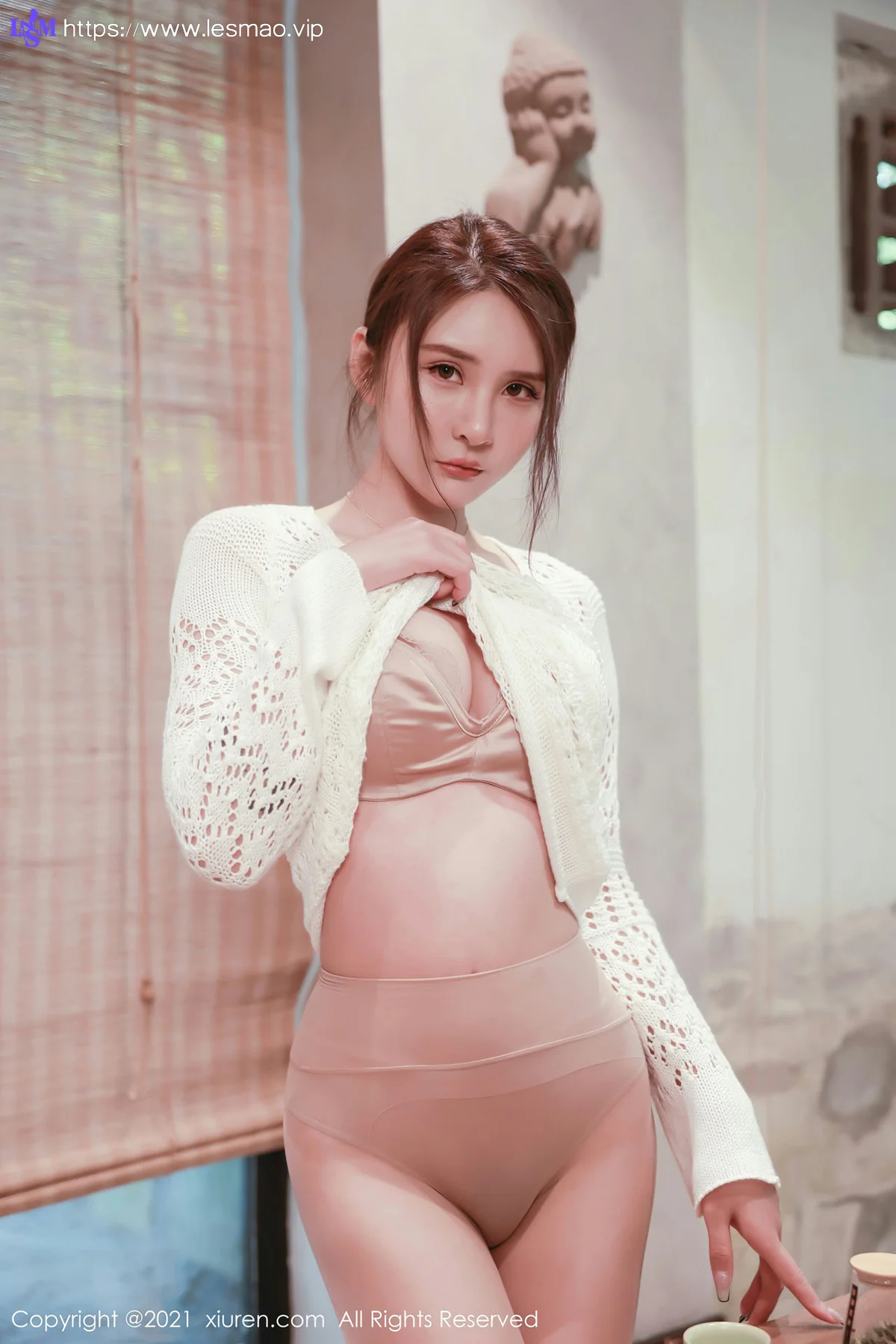 XiuRen 秀人 No.3530 茶室主题系列 Emily尹菲 性感写真 - 12