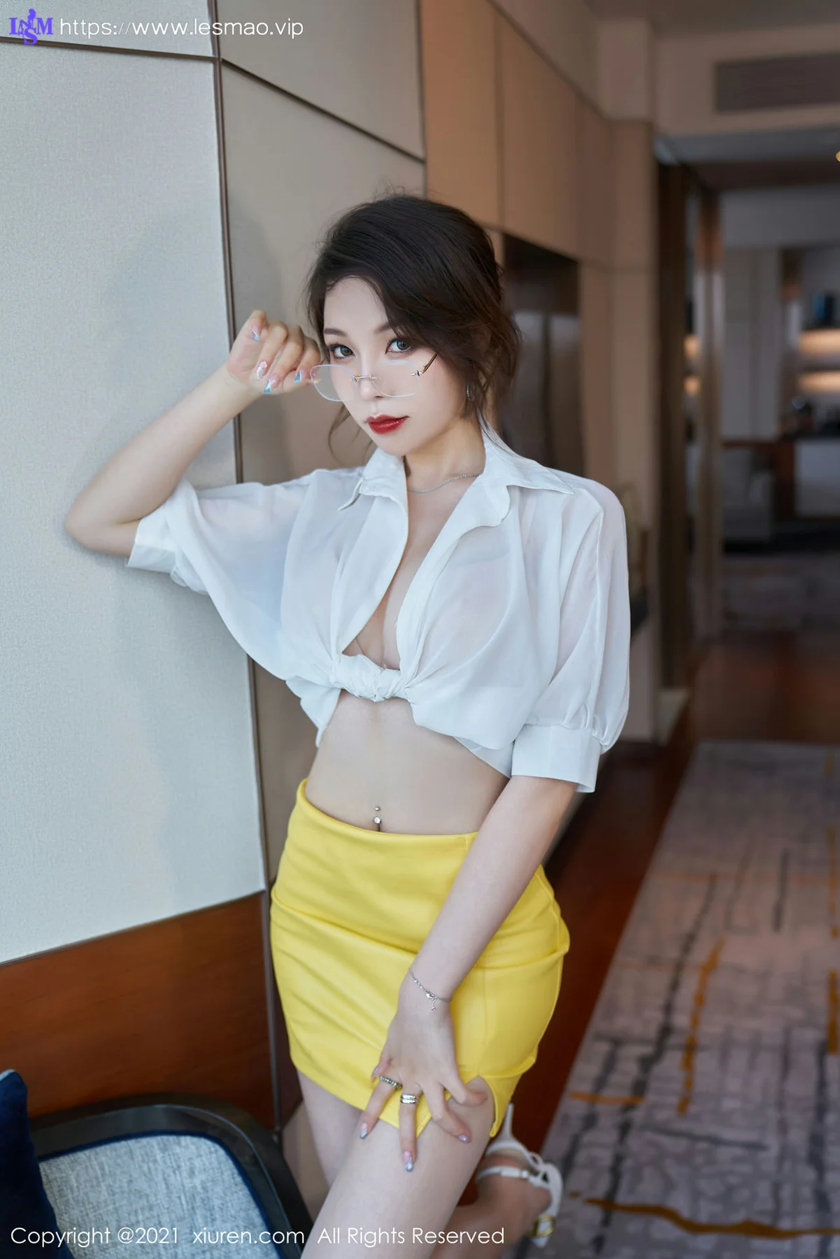 XiuRen 秀人 No.3543 职场眼镜OL 芝芝Booty 性感写真2 - 11