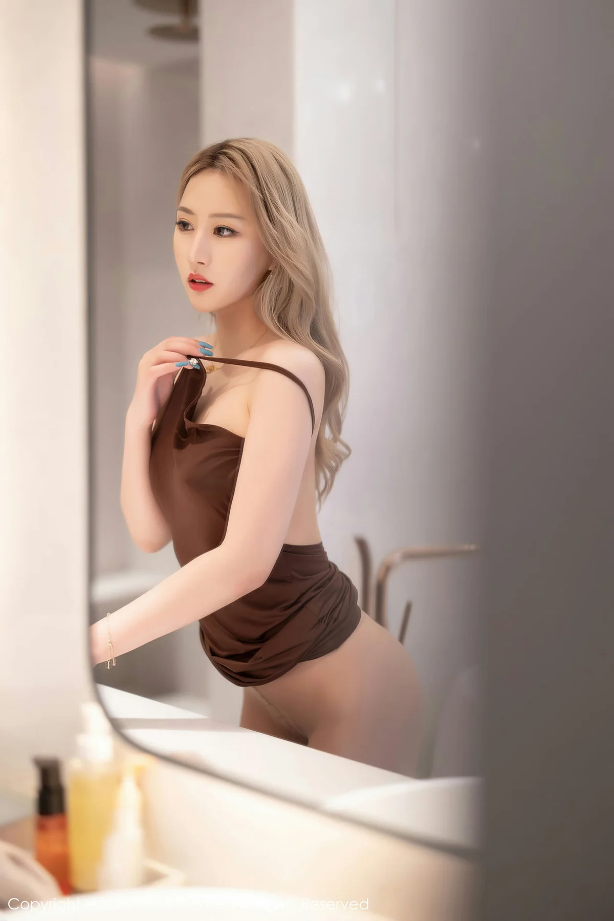 XiuRen 秀人 No.3547 轻透吊裙与朦胧丝袜 张欣欣 性感写真3 - 48