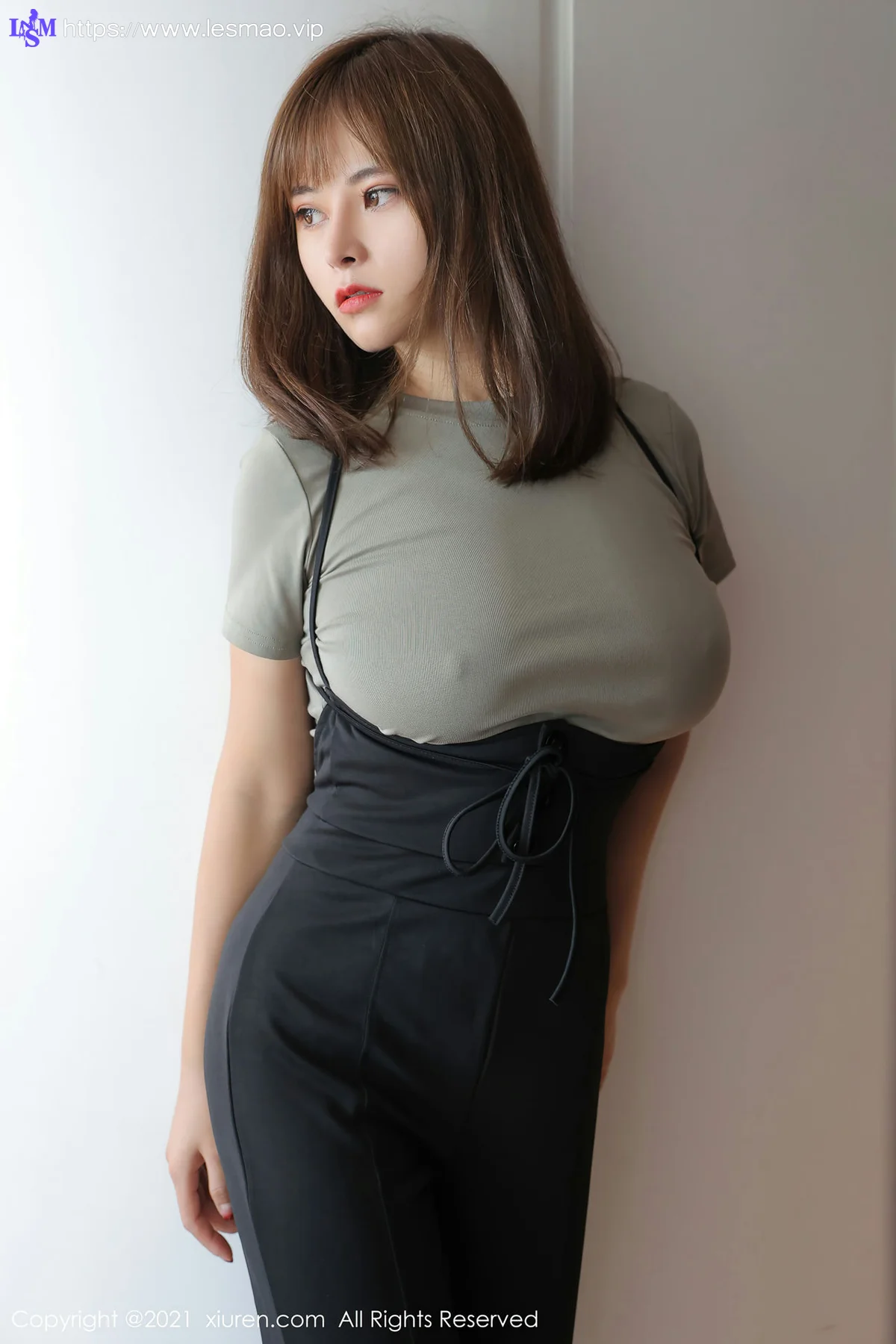 XiuRen 秀人 No.3557 童颜巨乳身材火辣的妹子 奈沐子 性感写真2 - 14