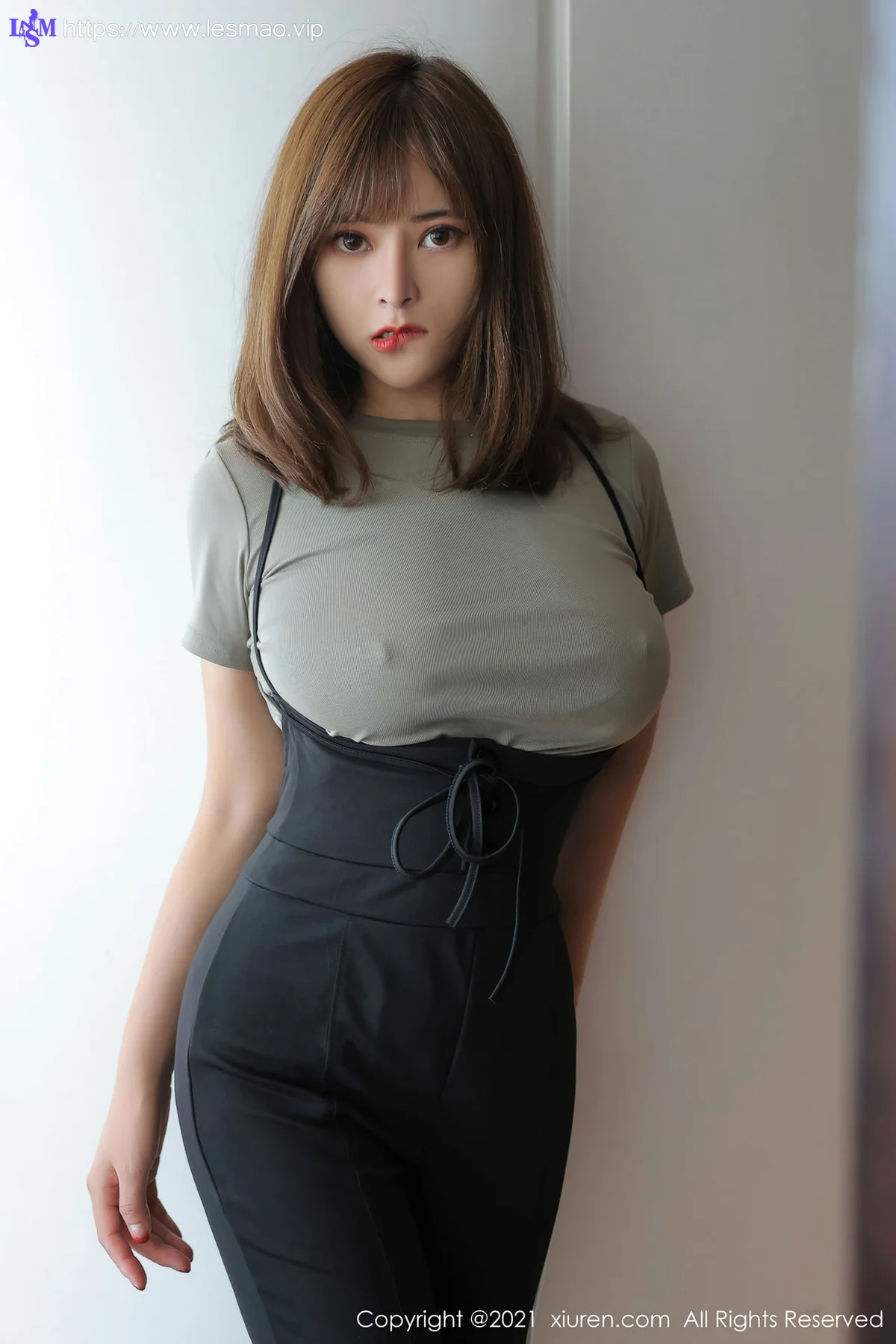 XiuRen 秀人 No.3557 童颜巨乳身材火辣的妹子 奈沐子 性感写真2 - 15