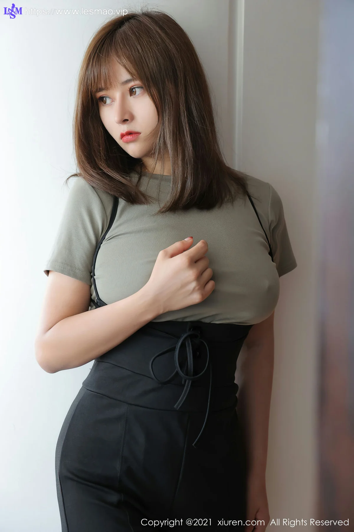 XiuRen 秀人 No.3557 童颜巨乳身材火辣的妹子 奈沐子 性感写真2 - 16