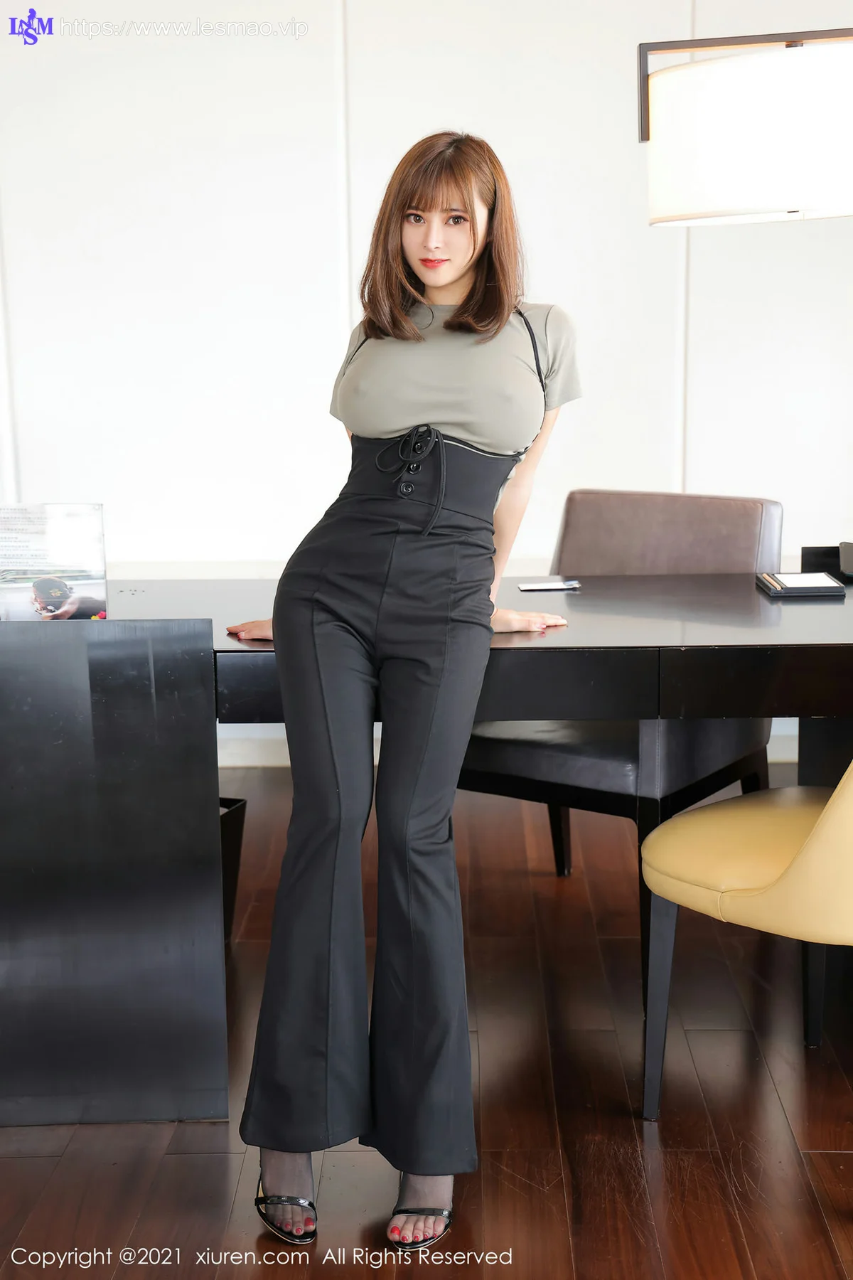 XiuRen 秀人 No.3557 童颜巨乳身材火辣的妹子 奈沐子 性感写真2 - 20