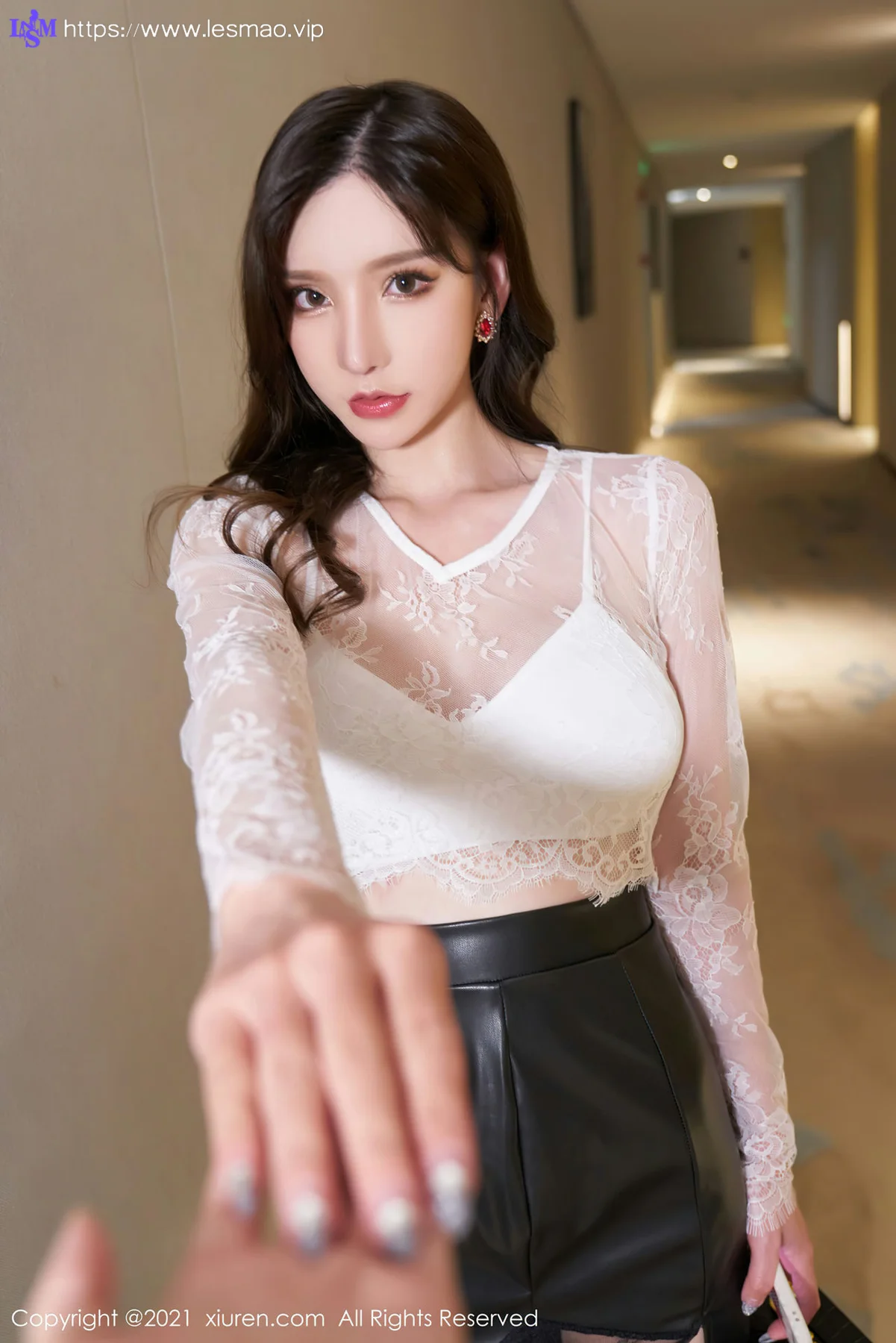 XiuRen 秀人 No.3559 调教师剧情主题 周于希Sandy 杭州心愿旅拍写真11 - 12