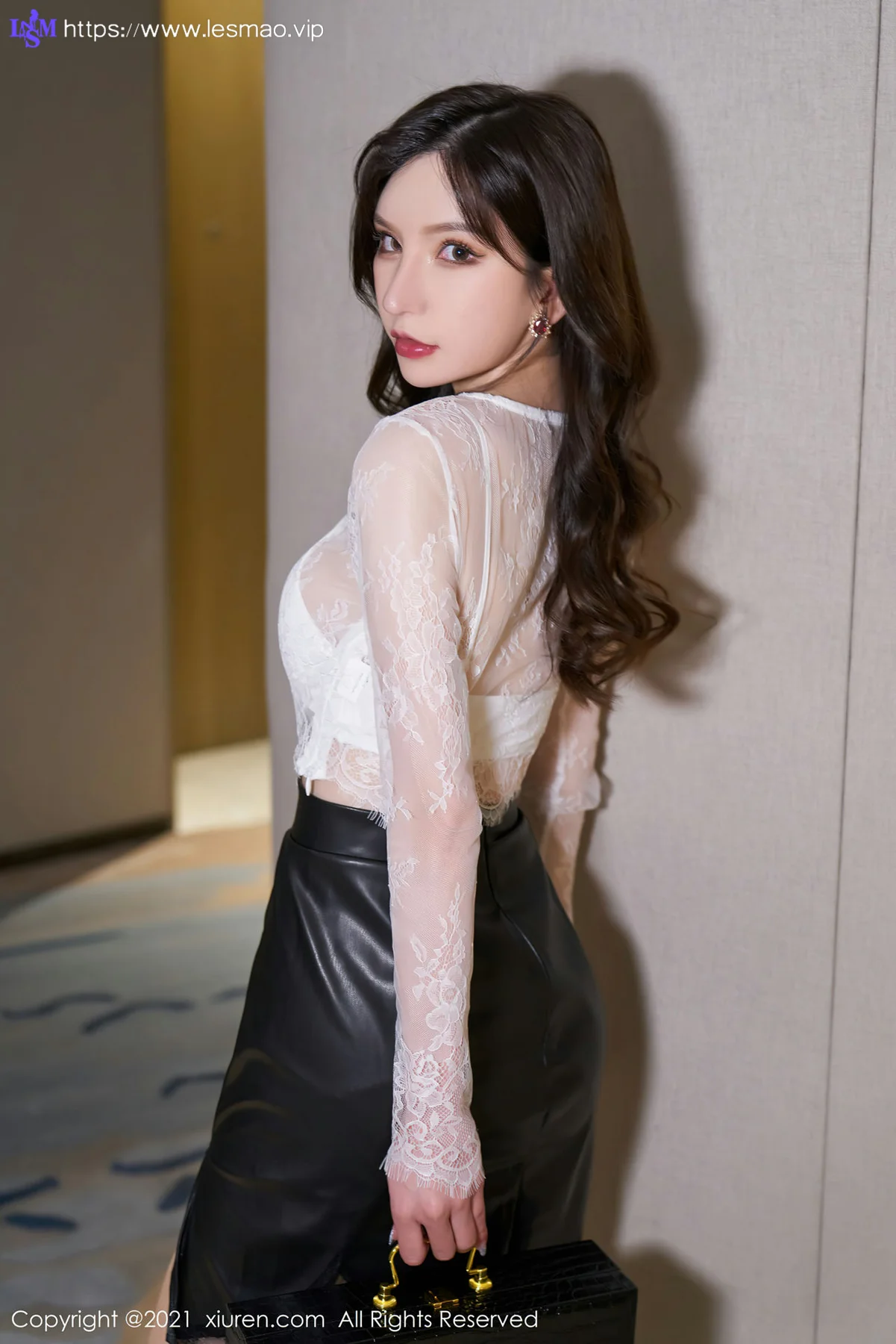 XiuRen 秀人 No.3559 调教师剧情主题 周于希Sandy 杭州心愿旅拍写真11 - 15