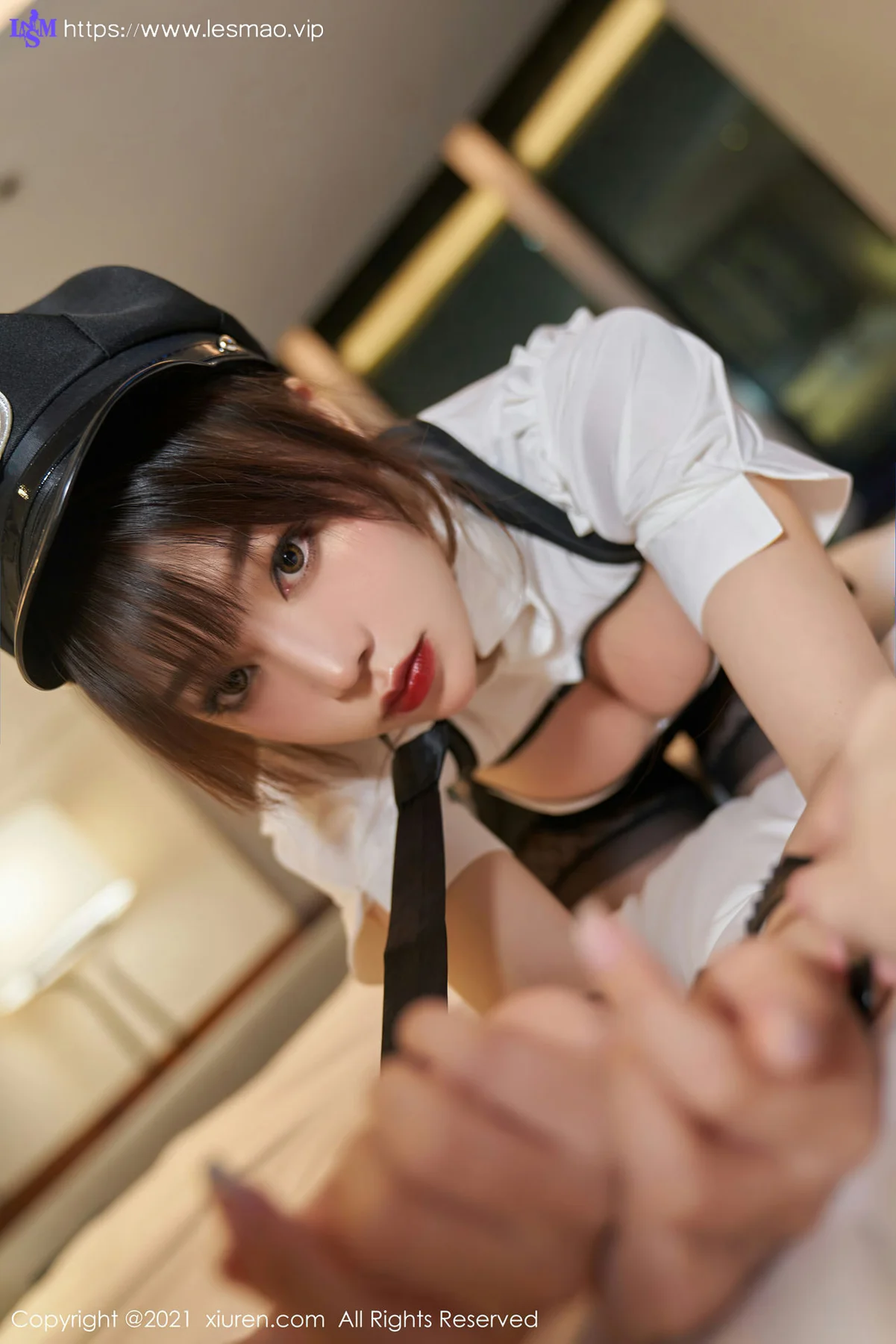 XiuRen 秀人 No.3588 情趣警花制服系列 芝芝Booty 性感写真1 - 39