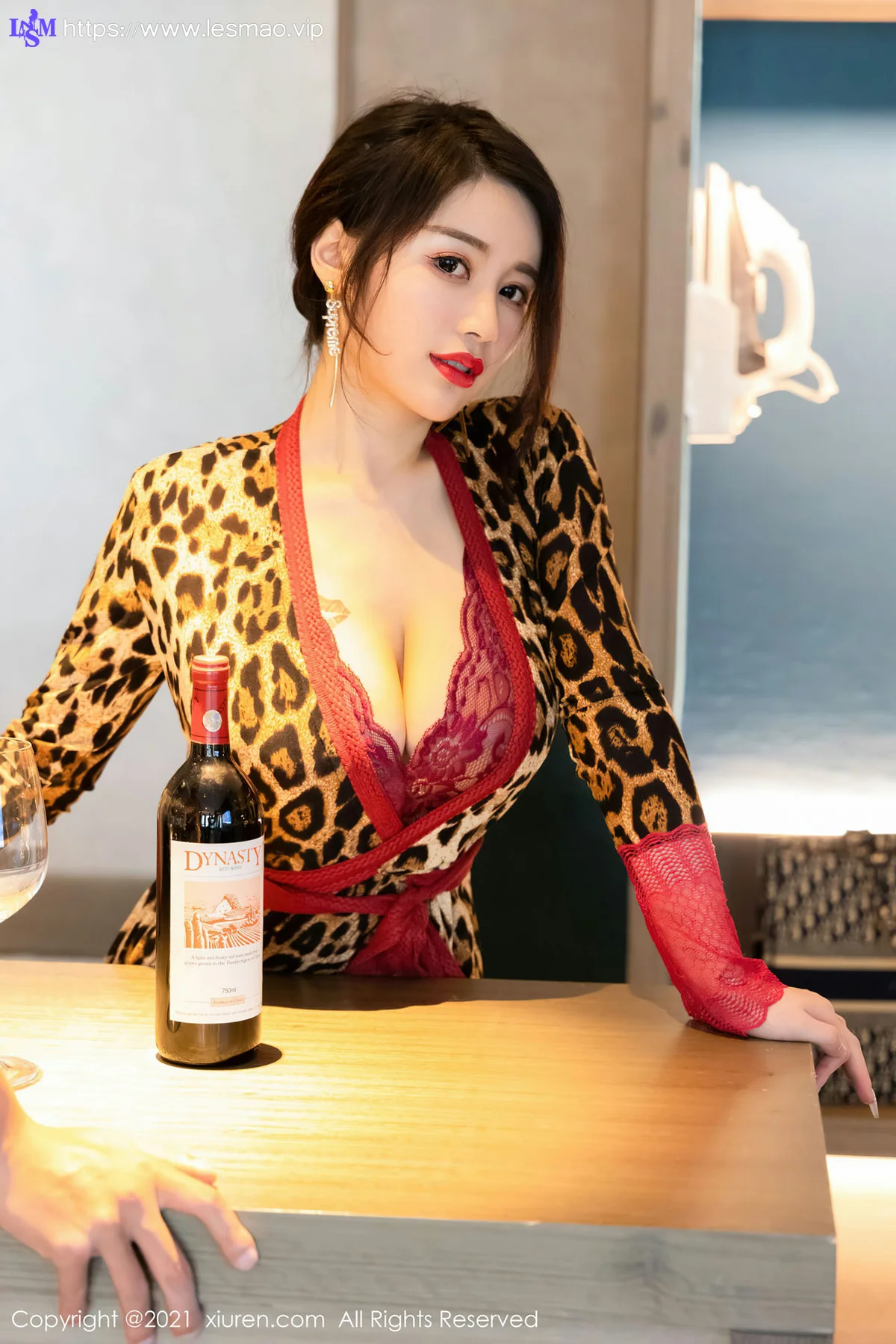 XiuRen 秀人 No.3605 美七Mia 剧情主题 前台送瓶红酒 - 14
