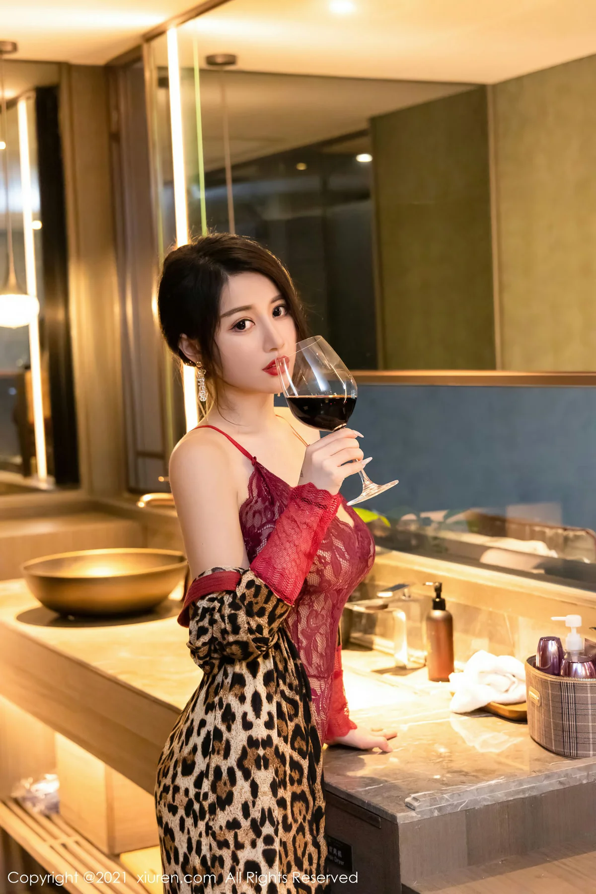 XiuRen 秀人 No.3605 美七Mia 剧情主题 前台送瓶红酒 - 69