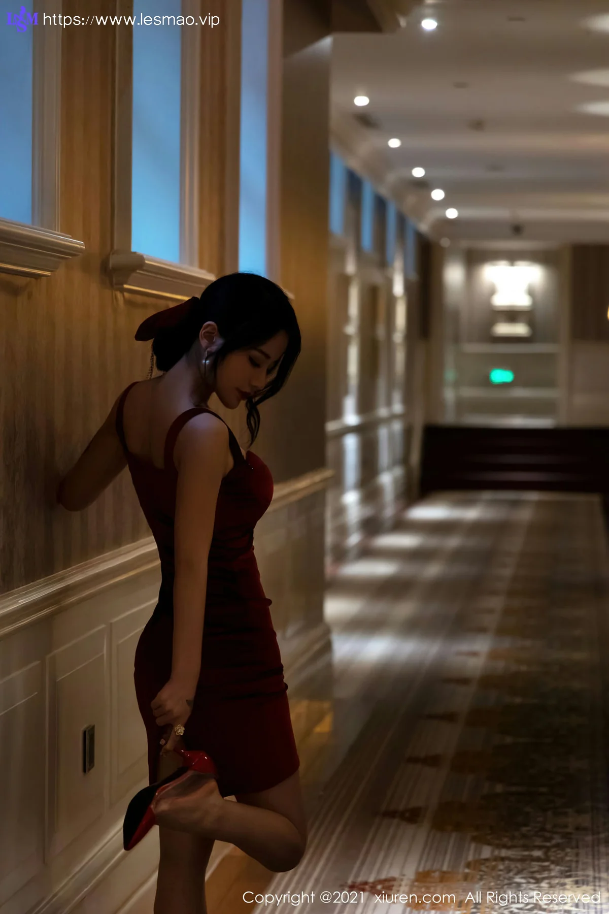 XiuRen 秀人 No.3681 红色紧身衣主题 美七Mia 性感写真33 - 13
