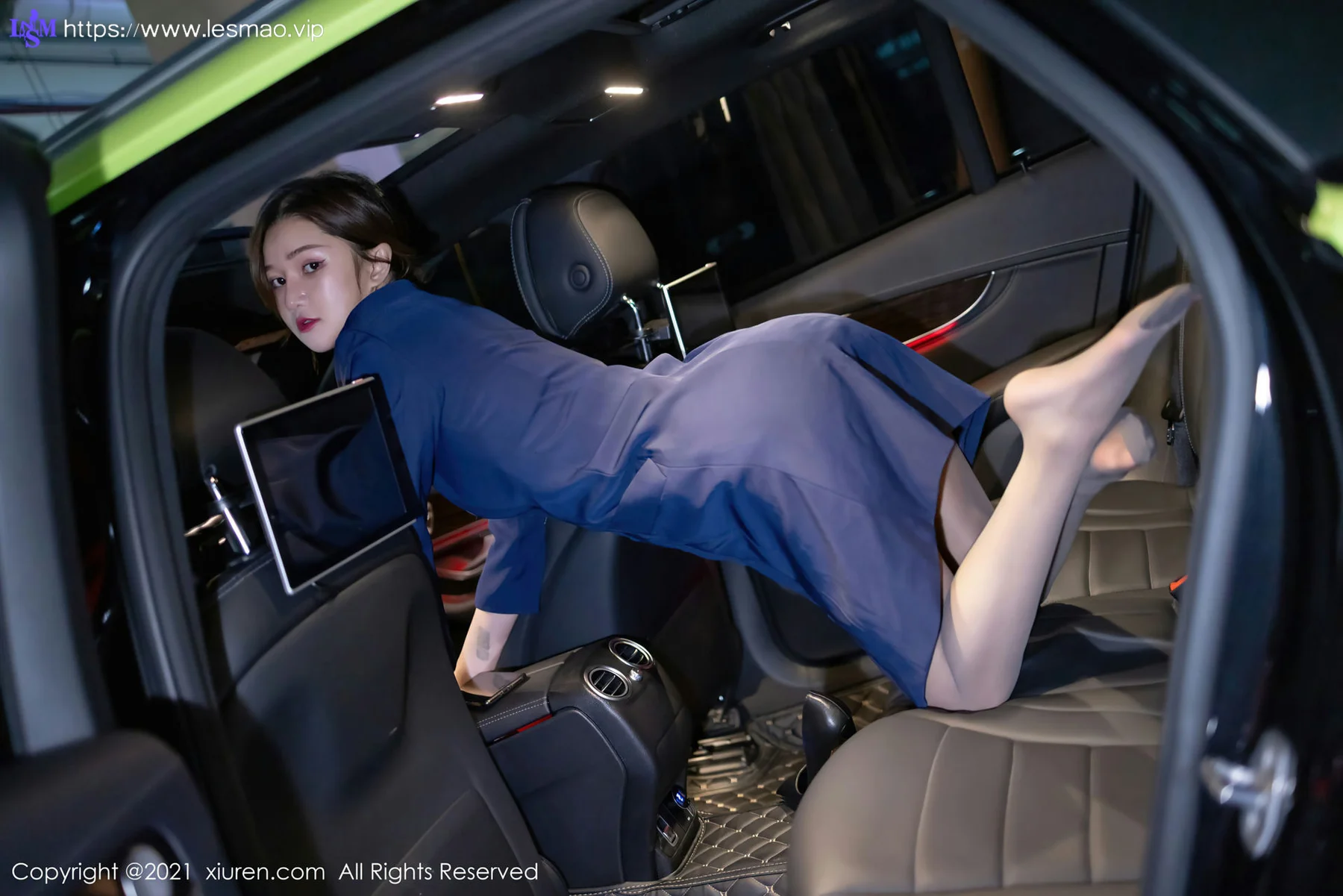 XiuRen 秀人 No.3717 职业空姐制服 文芮jeninfer 性感写真 - 18