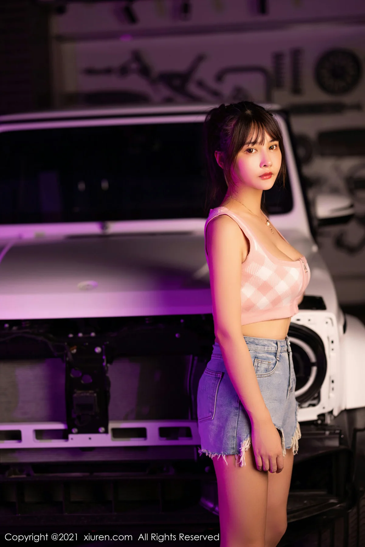 XiuRen 秀人 No.3725 香车与美人 萌奈子 性感写真 - 21