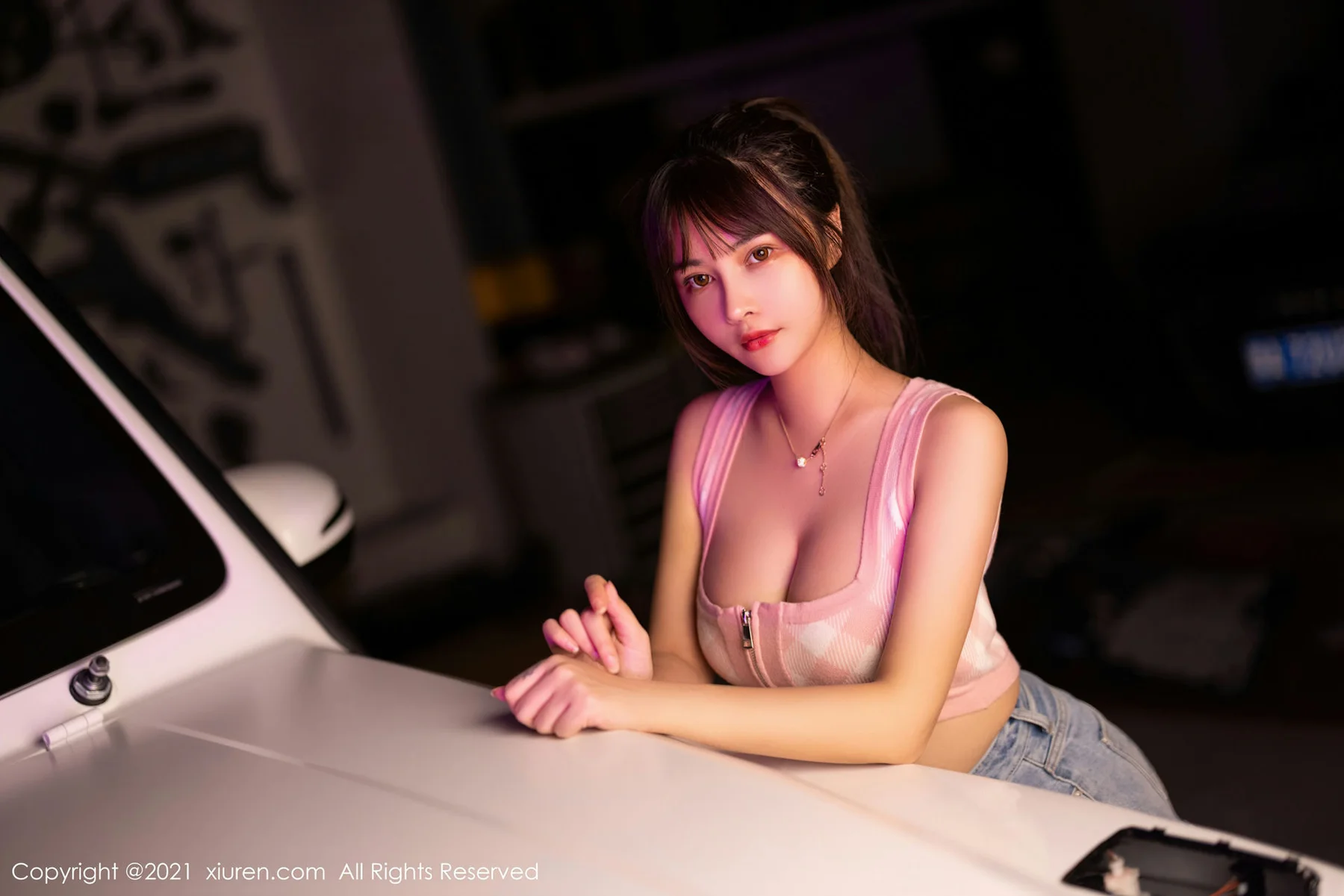 XiuRen 秀人 No.3725 香车与美人 萌奈子 性感写真 - 22
