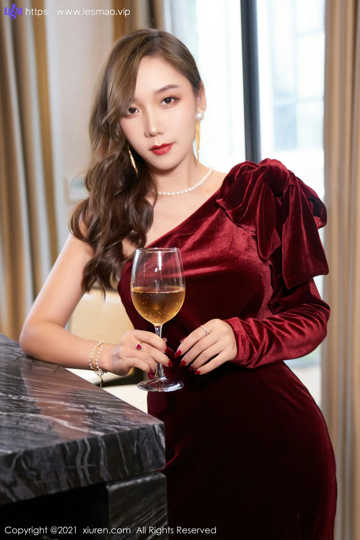 XiuRen 秀人 No.3807 华丽的礼裙 艾静香 大理旅拍 - 12