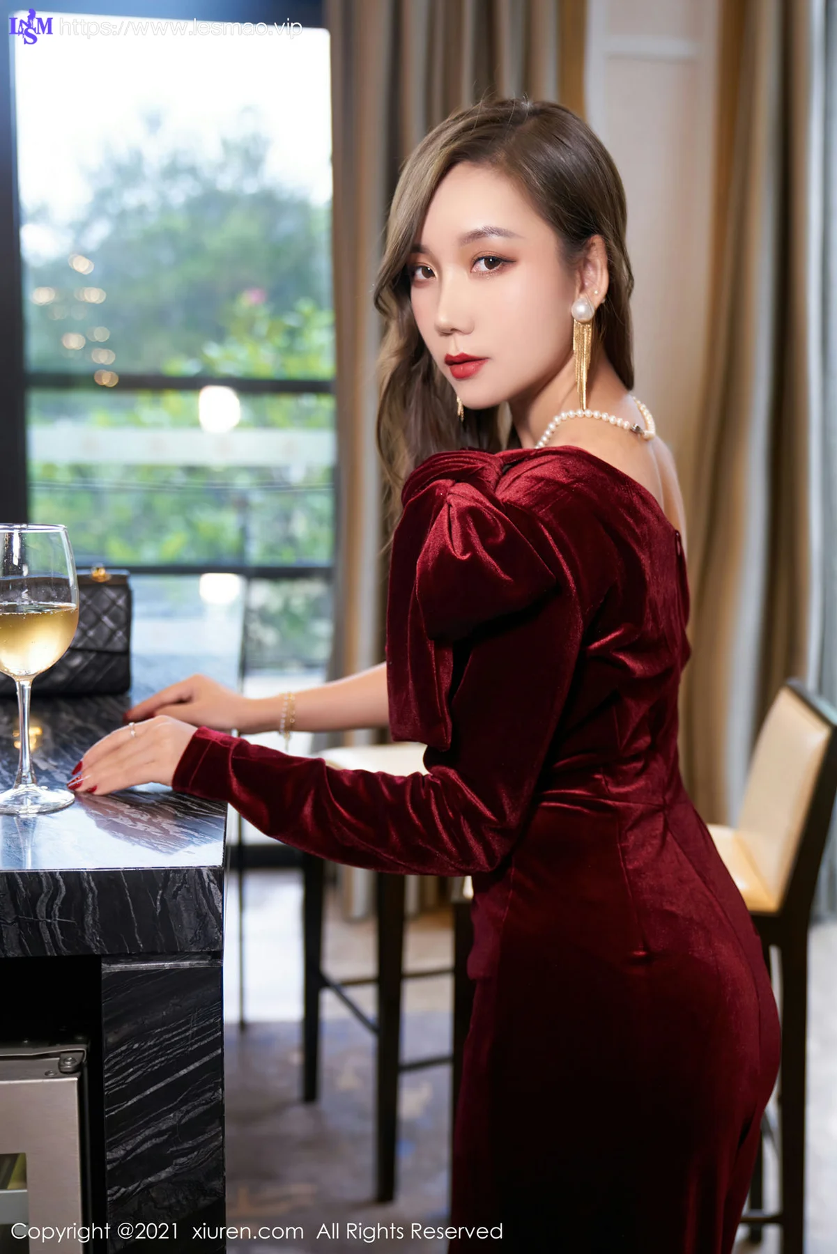XiuRen 秀人 No.3807 华丽的礼裙 艾静香 大理旅拍 - 13