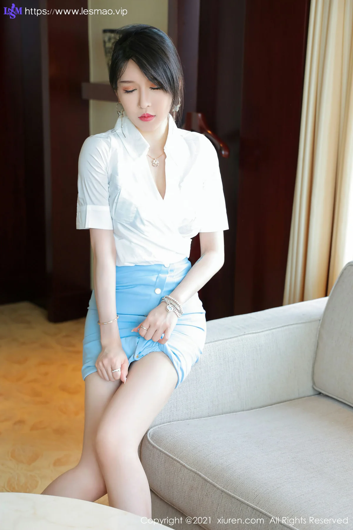 XiuRen 秀人 No.3812 职业装OL主题 玉兔miki 性感写真3 - 16