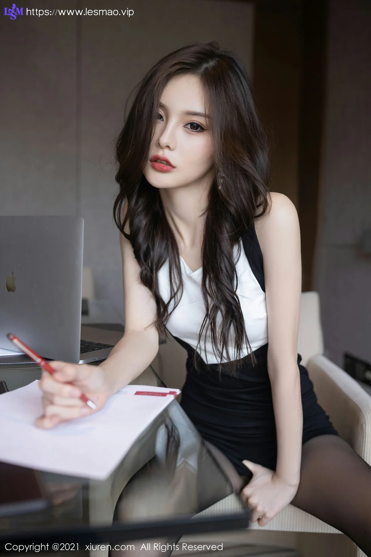 XiuRen 秀人 No.3824 会议室主题 王心怡 性感写真111 - 25