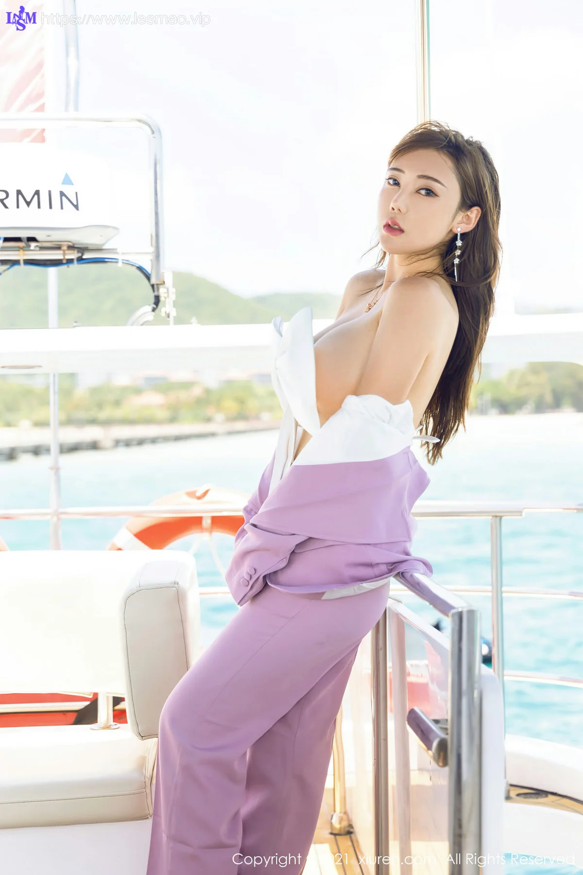 XiuRen 秀人 No.3833 游艇独特礼结服饰 萌汉药baby 三亚旅拍写真 - 24