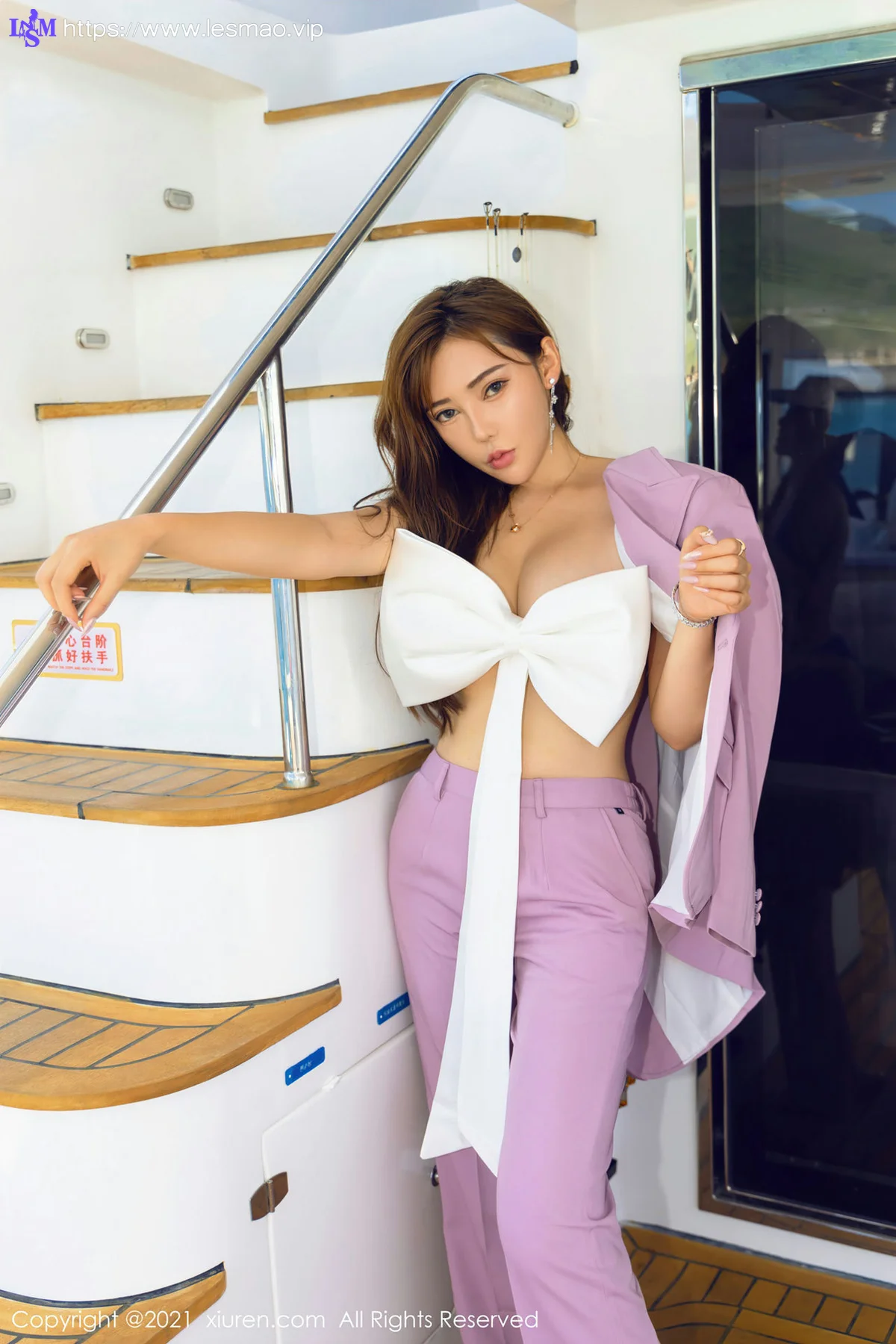 XiuRen 秀人 No.3833 游艇独特礼结服饰 萌汉药baby 三亚旅拍写真 - 40