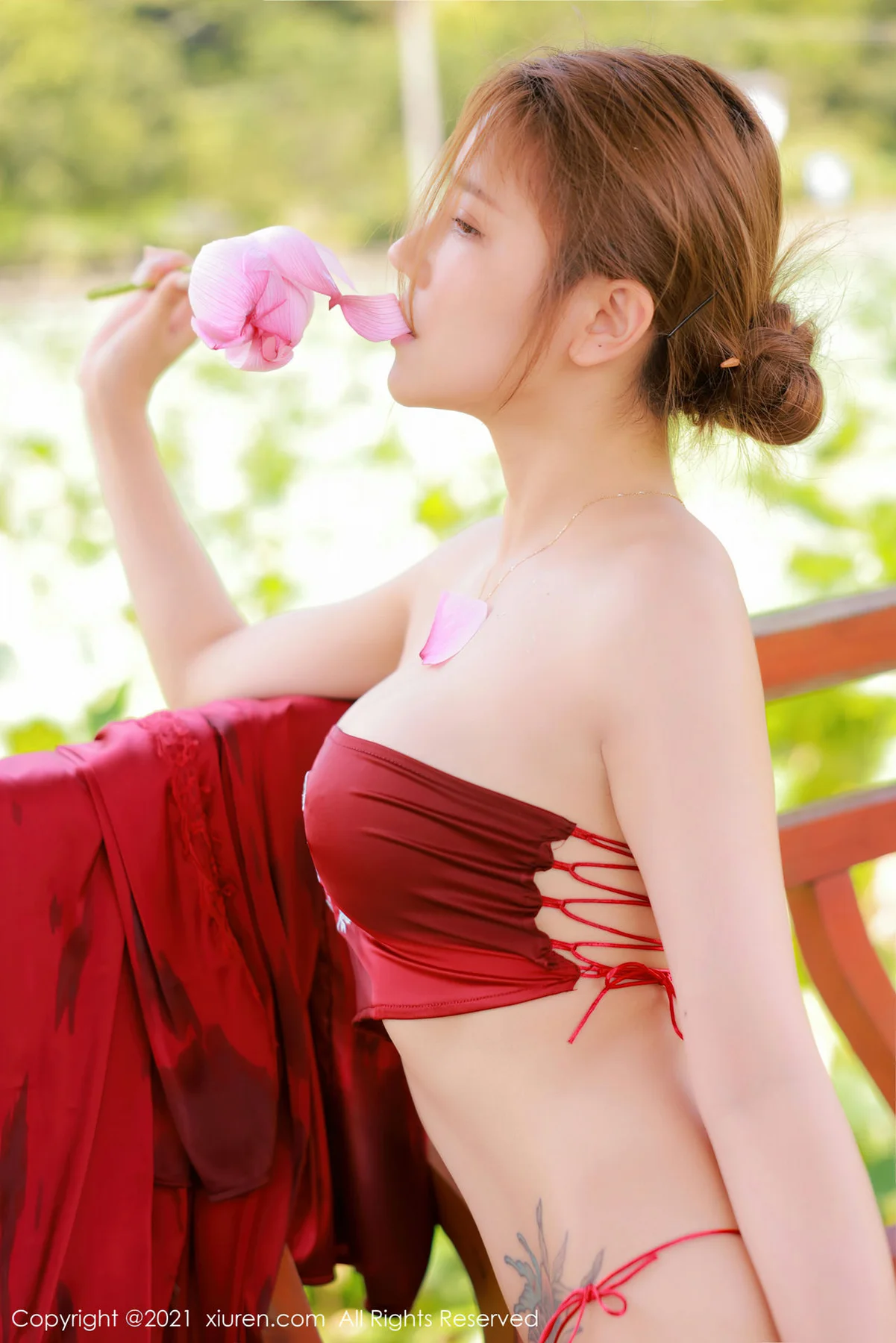 XiuRen 秀人 No.3862 室外古风荷花园 夏西CiCi 性感写真2 - 25
