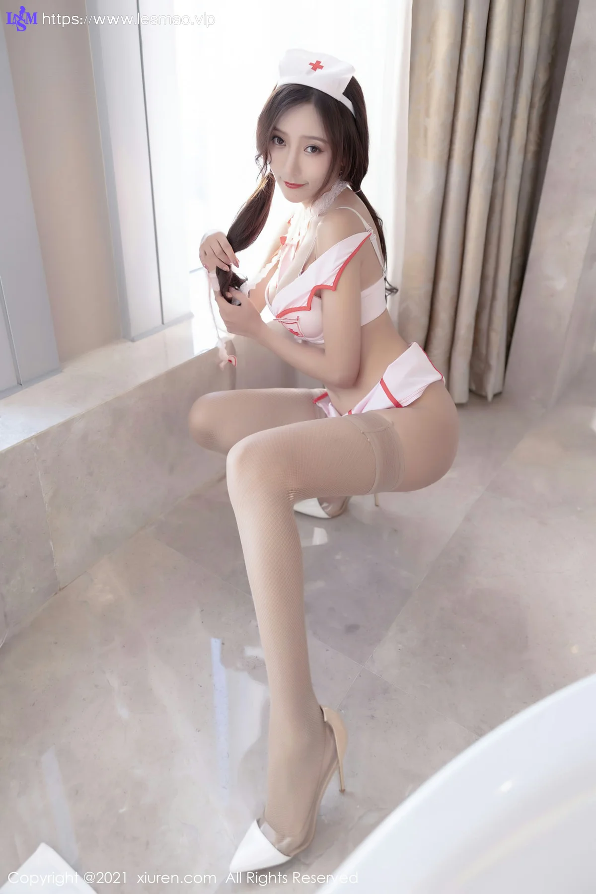 XiuRen 秀人 No.3883 护士制服 王馨瑶yanni 性感写真11 - 35