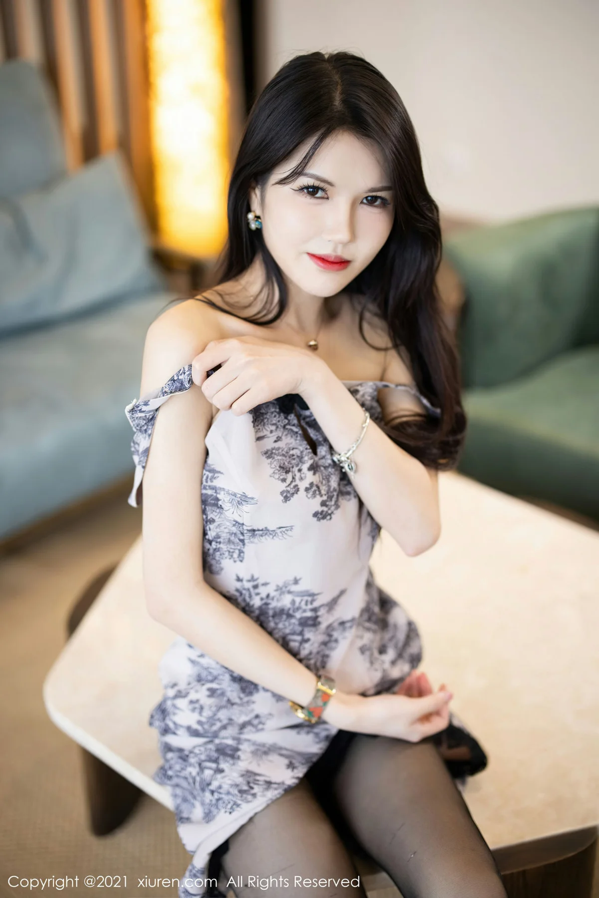 XiuRen 秀人 No.3887 古典旗袍 媛媛酱belle 杭州旅拍 - 35